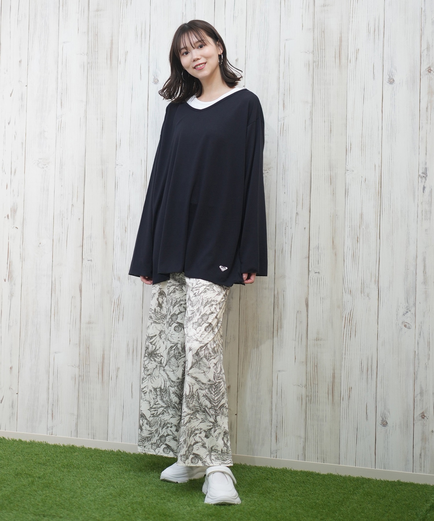 ROXY ロキシー 水着 レディース ラッシュガード 長袖 Tシャツ ロンT Vネック カットソー 水陸両用 UVカット TIDAL CREST RLY251050(WHT-M)