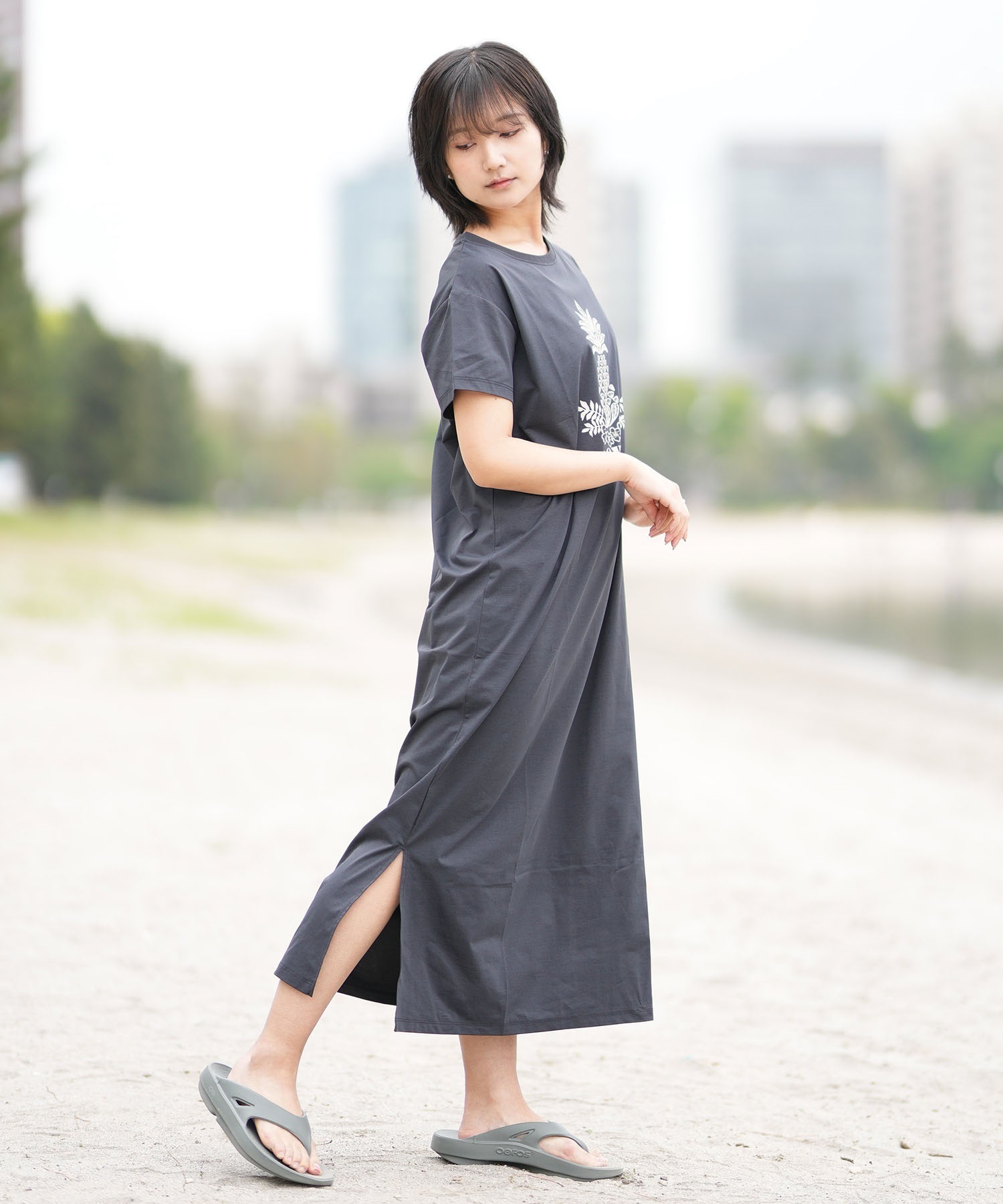 新品未使用　ROXY ラッシュガードワンピース S サイズ Roxy HIBISCUS DAZE ONESIE ウィメンズ ラッシュガード