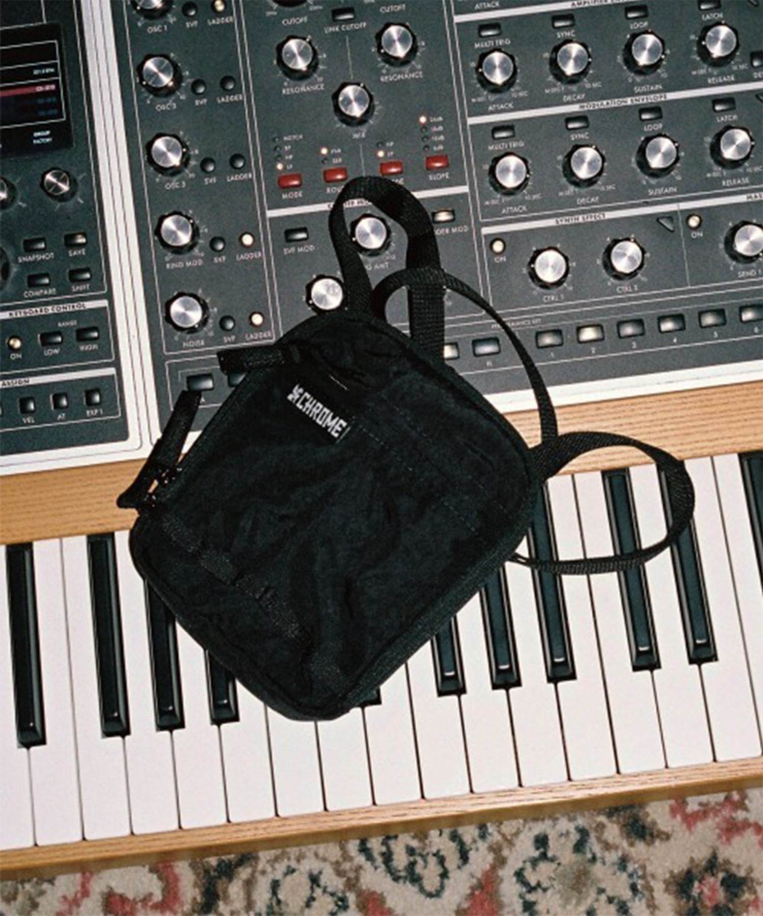 CHROME クローム ショルダーバッグ PAC POUCH パック ポーチ 2L