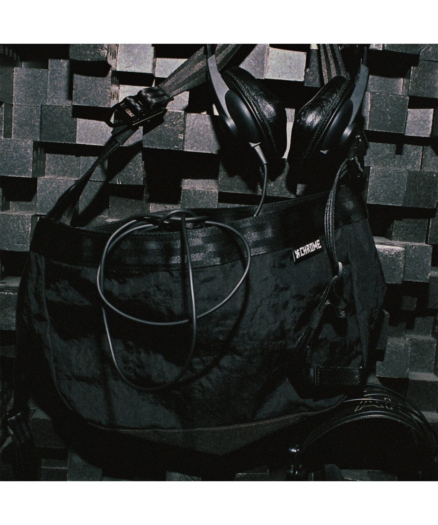 CHROME クローム ショルダーバッグ NEWSPAPER MESSENGER SM ニュース