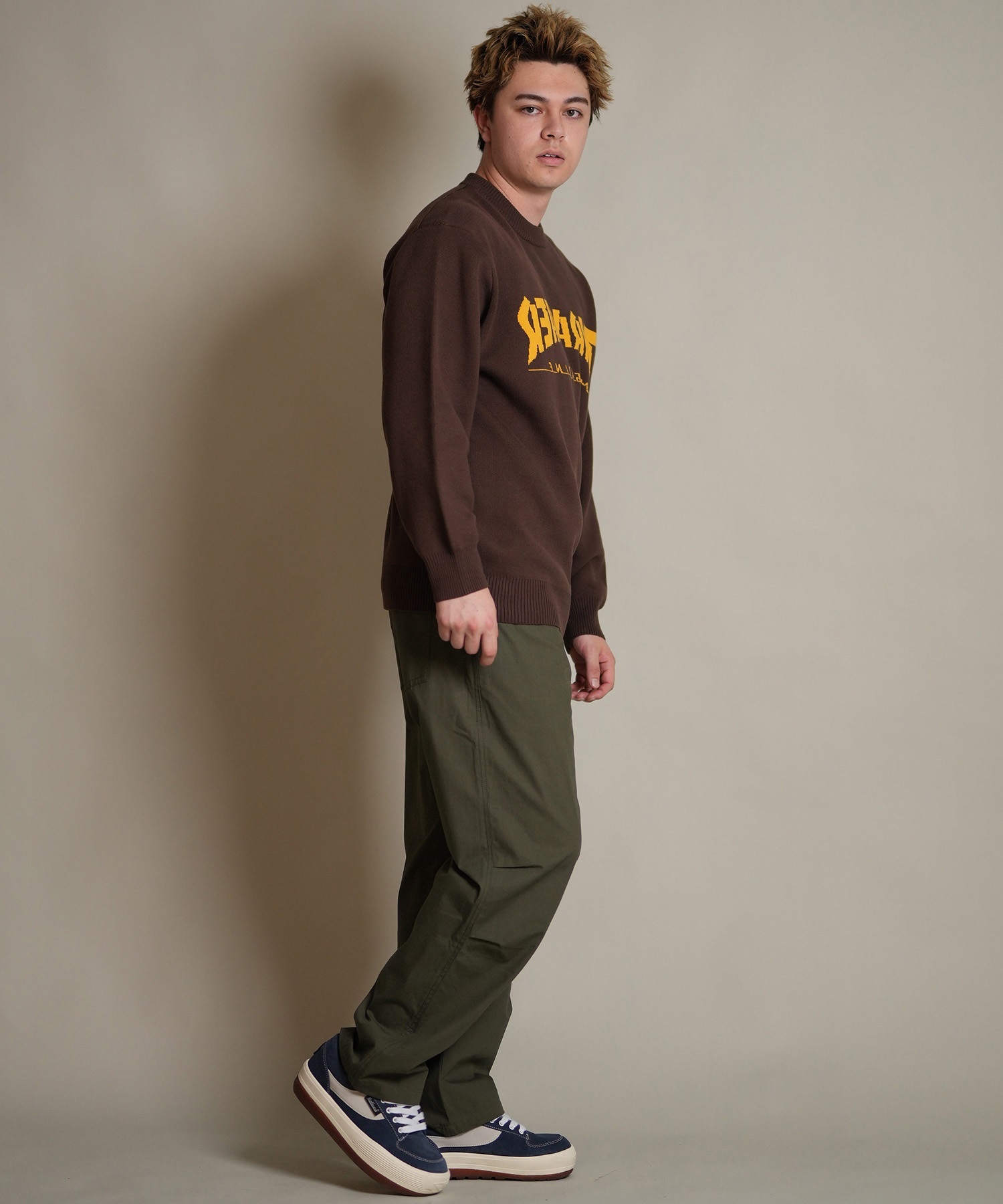 THRASHER スラッシャー ニット セーター メンズ クルーネック 反転ロゴ ジャガード織り 254TH1KN071(BRN-M)