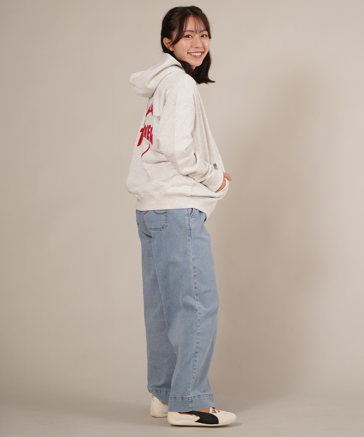 THRASHER スラッシャー ジップアップ パーカー レディース スウェット