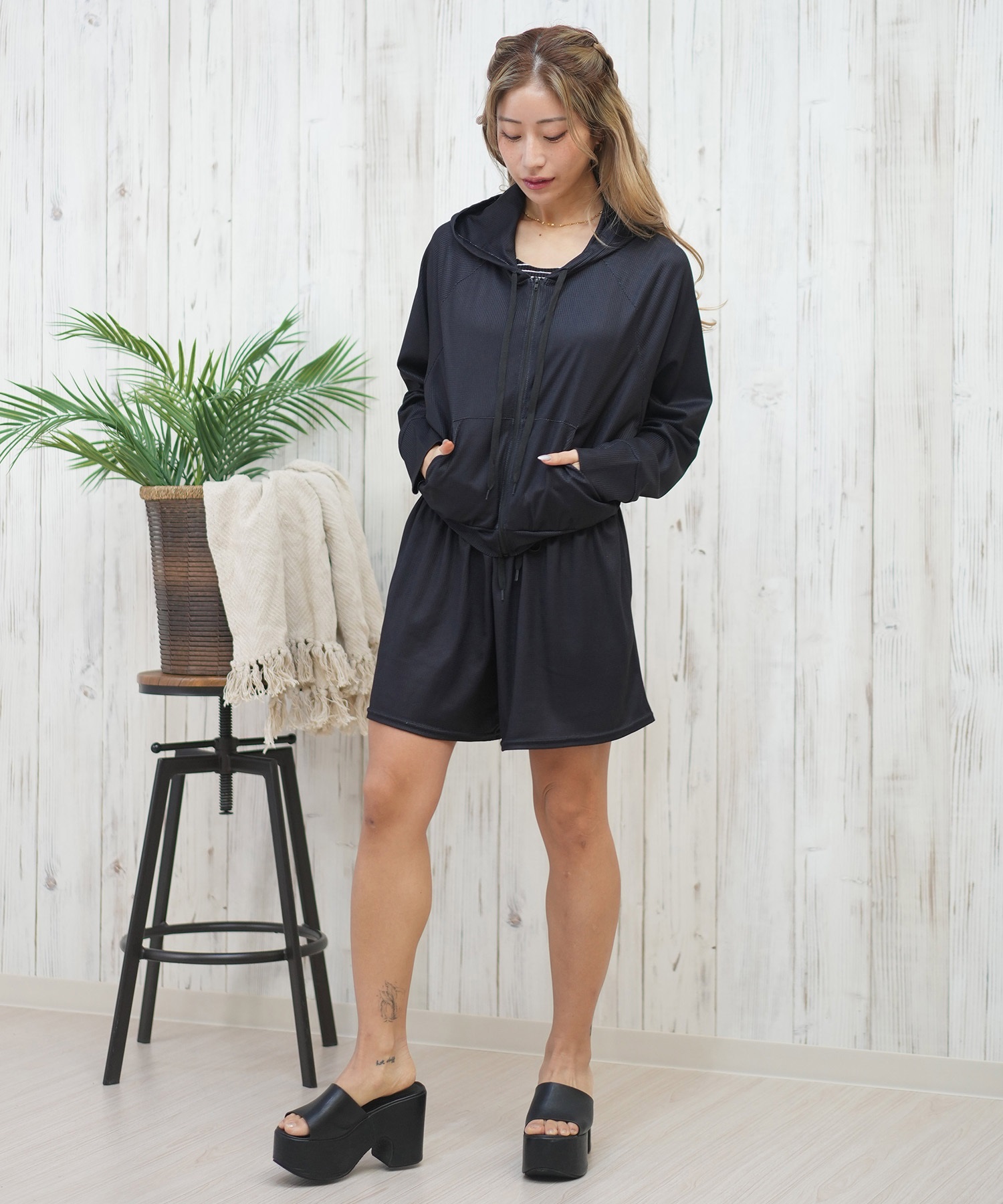 Beach Queen ビーチクイーン 長袖ラッシュ UVケアラッシュガード