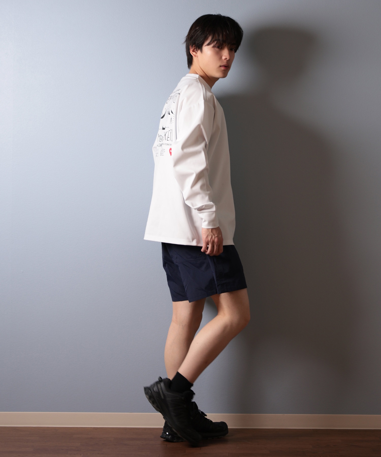 新品 未使用 POLER 長袖 ラッシュガード Mサイズタッパー サーフィン 新品 未使用 POLER 長袖 ラッシュガード Mサイズタッパー