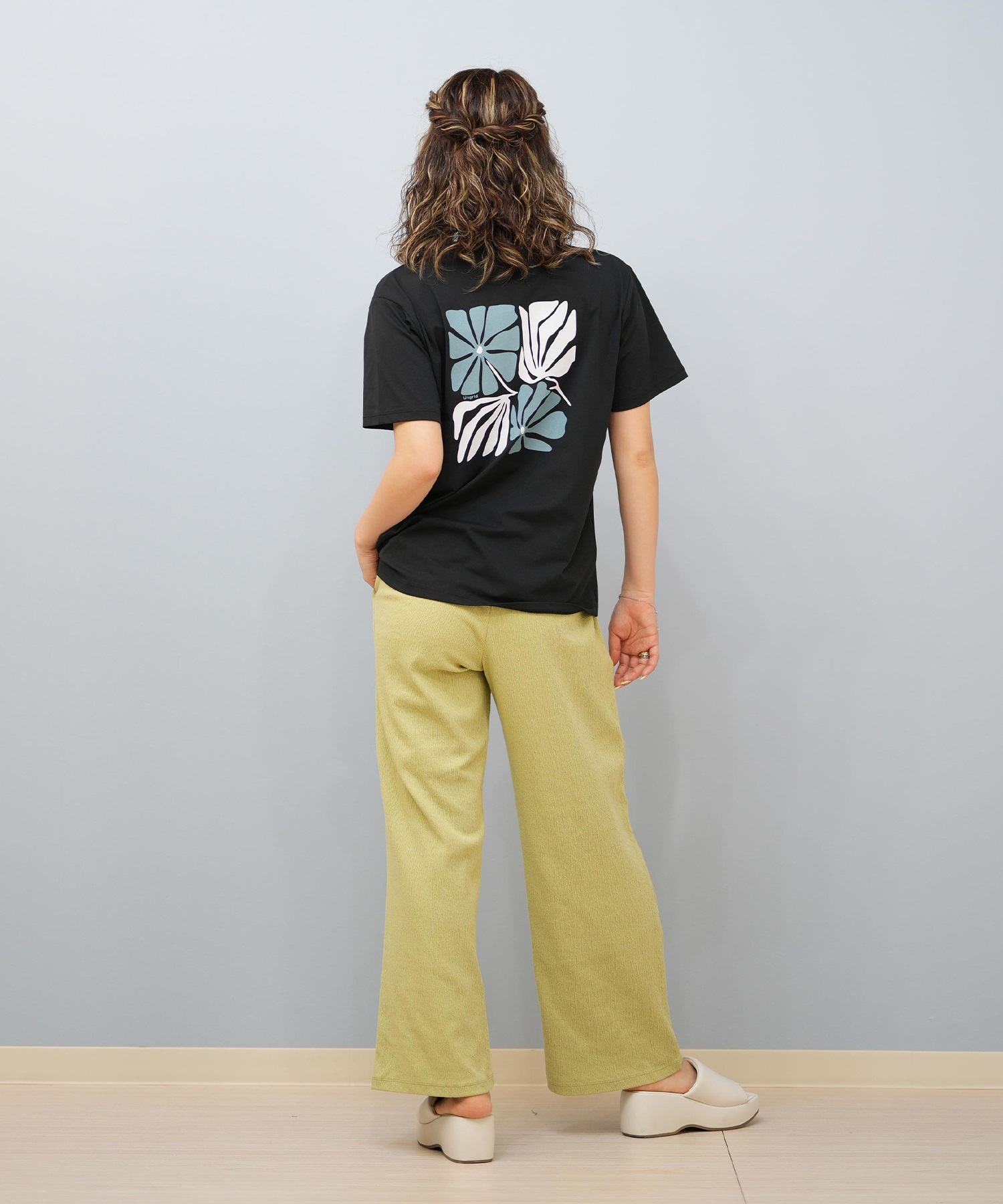 Ungrid アングリッド 水着 レディース ラッシュガード 半袖 Tシャツ バックプリント 水陸両用 UVカット 250201(WT-M)