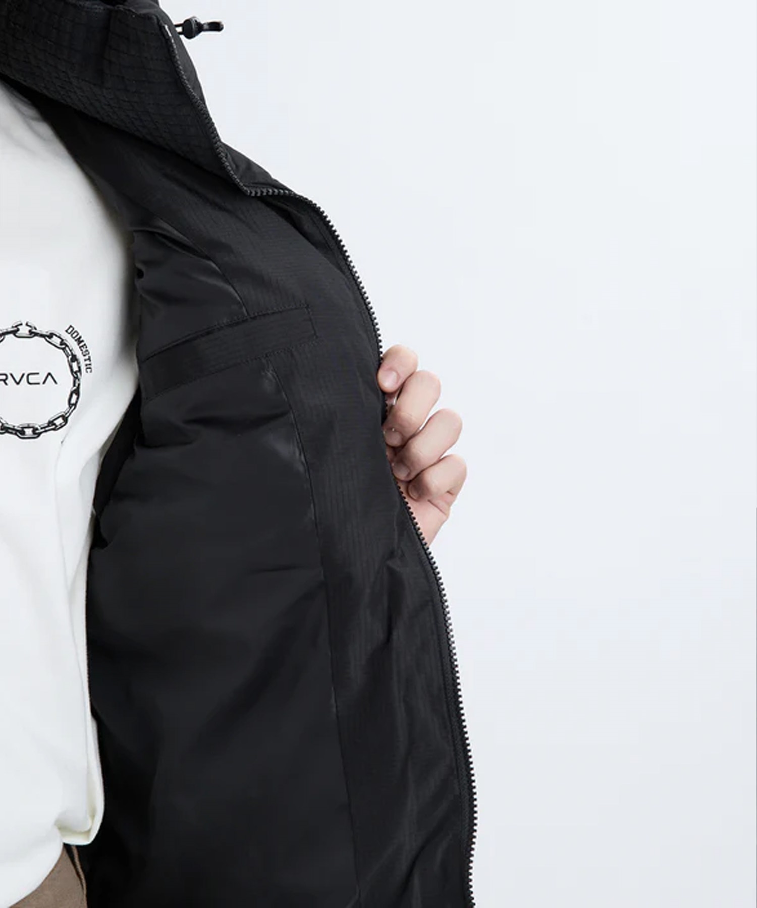 RVCA ルーカ ダウン ベスト メンズ シンプル バックプリント ロゴ WOLDWIDE BK ARCH ZIPHD JK BF042-762(BLK-S)