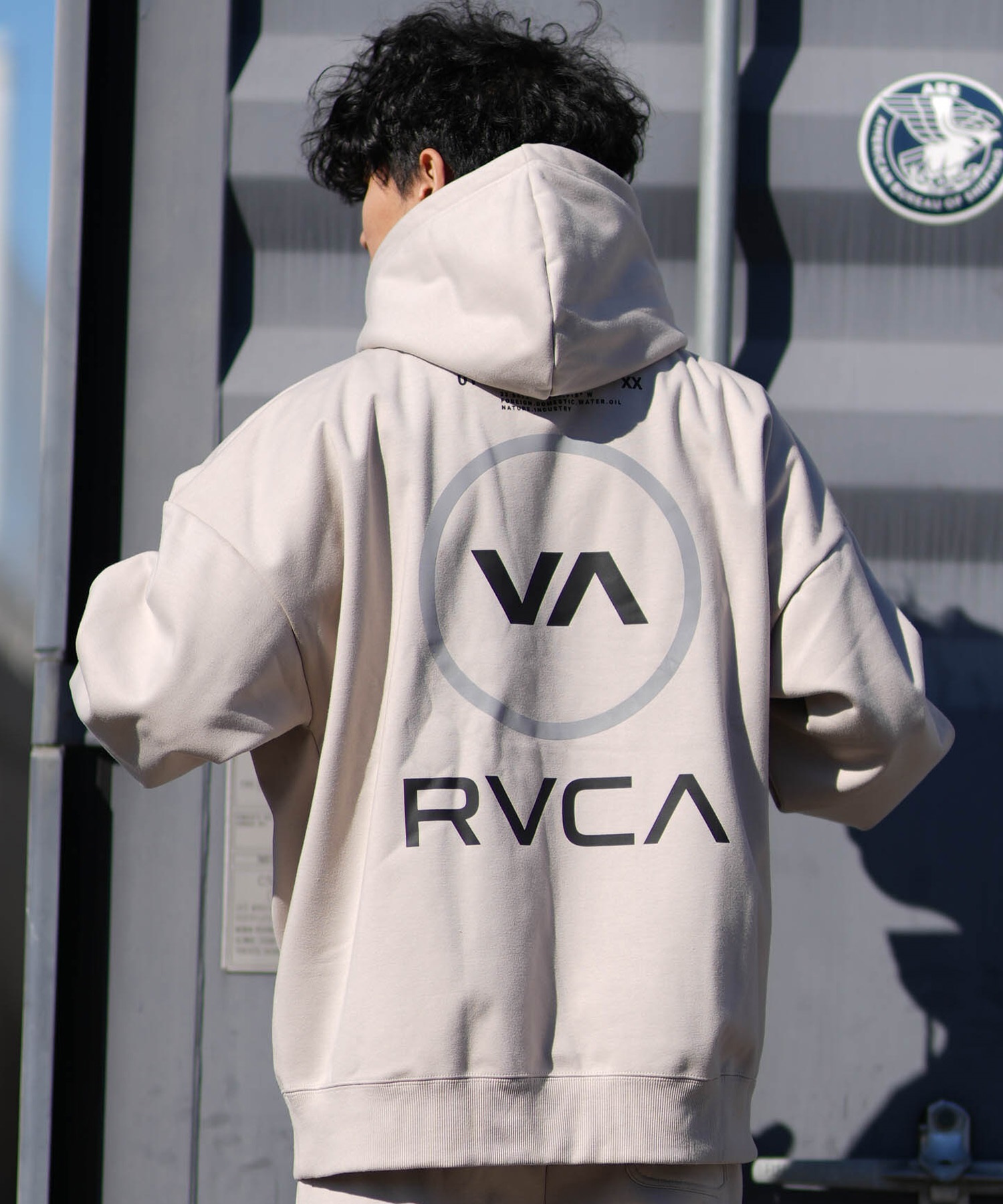 RVCA ルーカ プルオーバー パーカー メンズ バックプリント REFRECTIVE