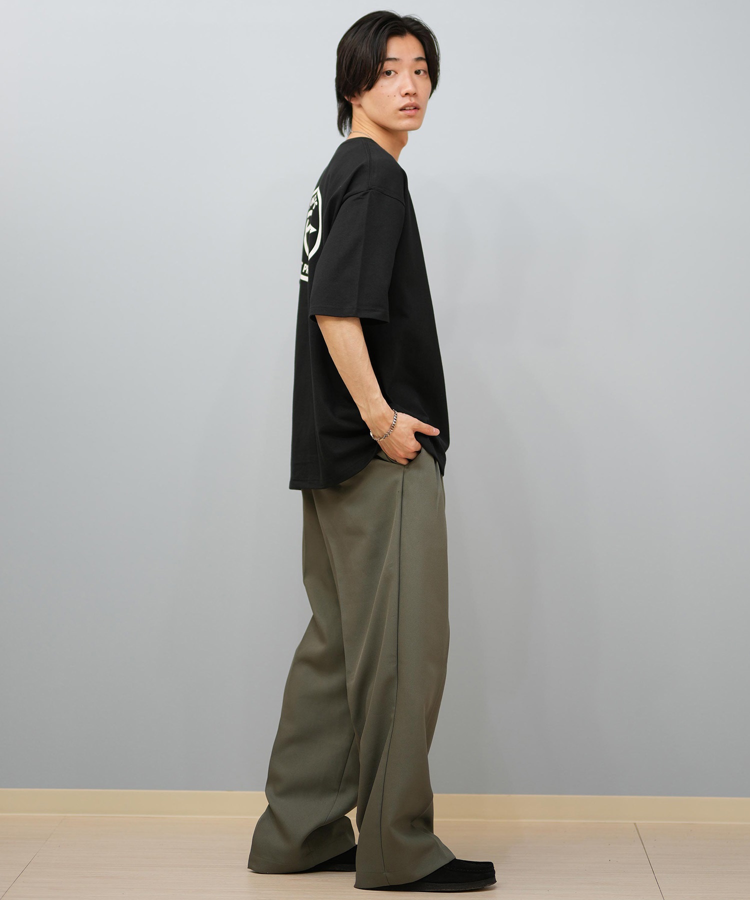 ルーカ　ジャケット　パンツ　Tシャツ　3点　USサイズM 日本L相当　定価4万程 RVCA ルーカ 半袖 Tシャツ メンズ バックプリント オーバーサイズ
