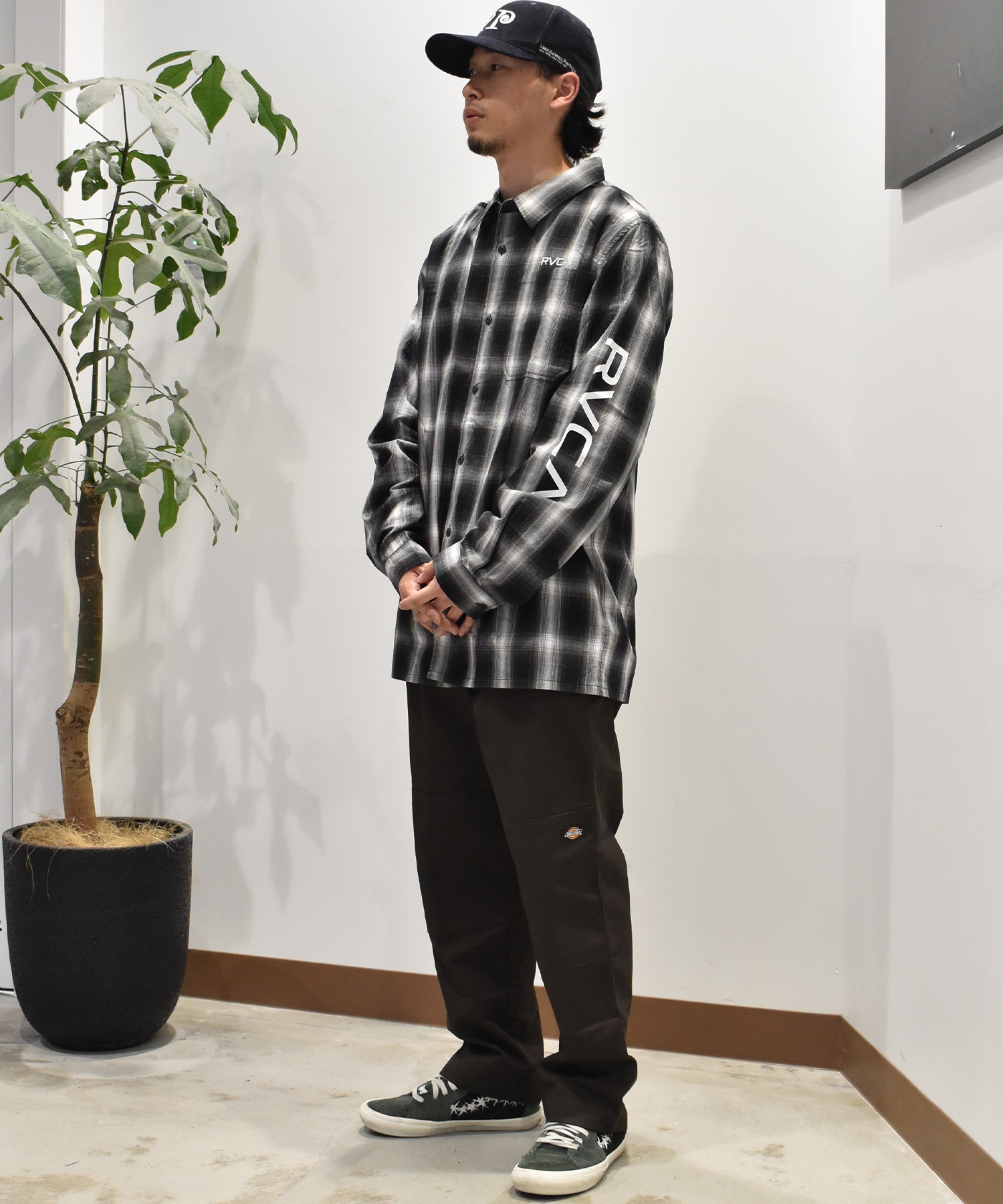 RVCA ルーカ 長袖 シャツ メンズ バックプリント ロゴ チェック NxI
