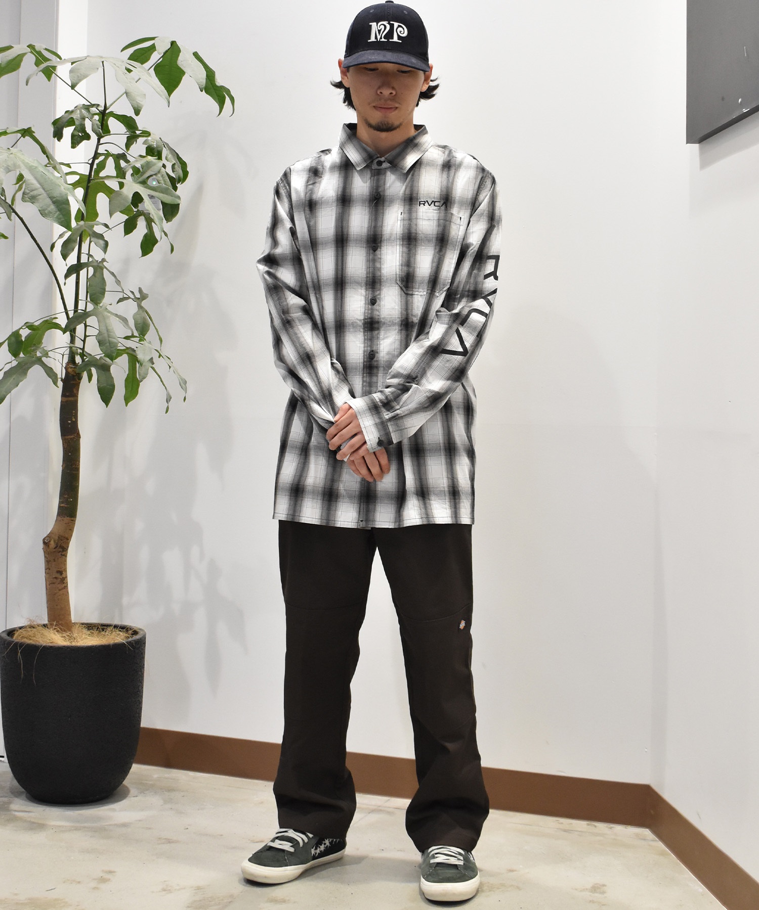 RVCA ルーカ 長袖 シャツ メンズ バックプリント ロゴ チェック NxI