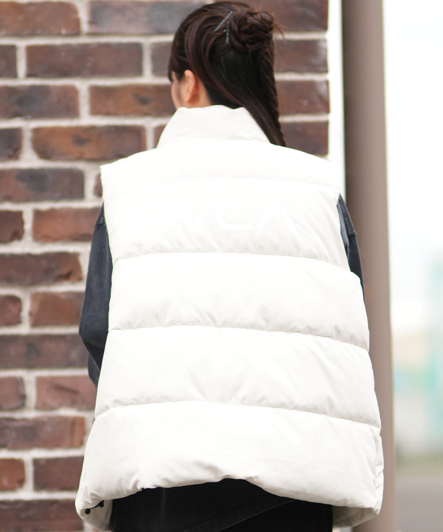 RVCA ルーカ ベスト レディース 軽量 バックプリント ロゴ RVCA PUFFER