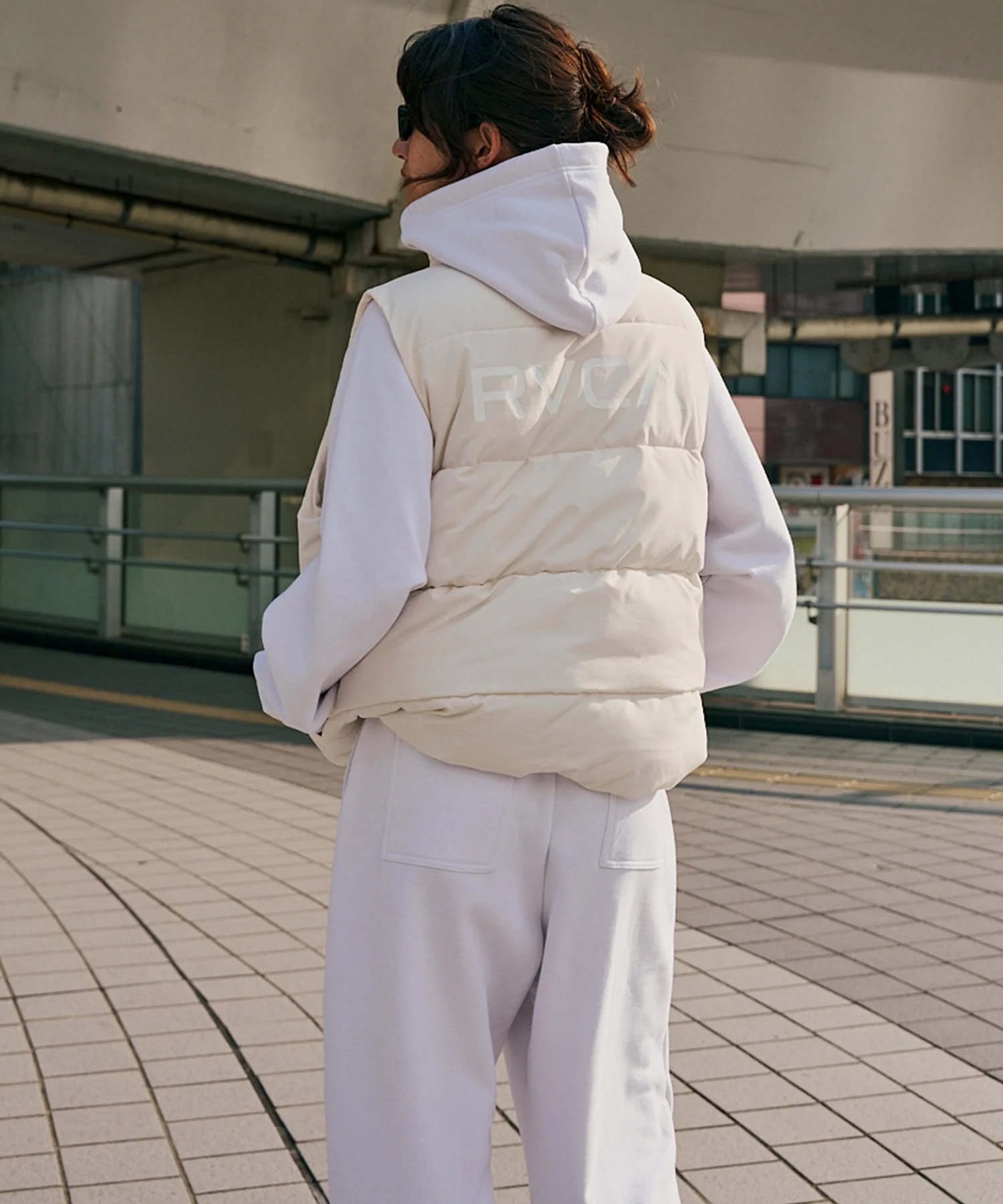 RVCA ルーカ ベスト レディース 軽量 バックプリント ロゴ RVCA PUFFER VEST BF044-756(CLO-S)