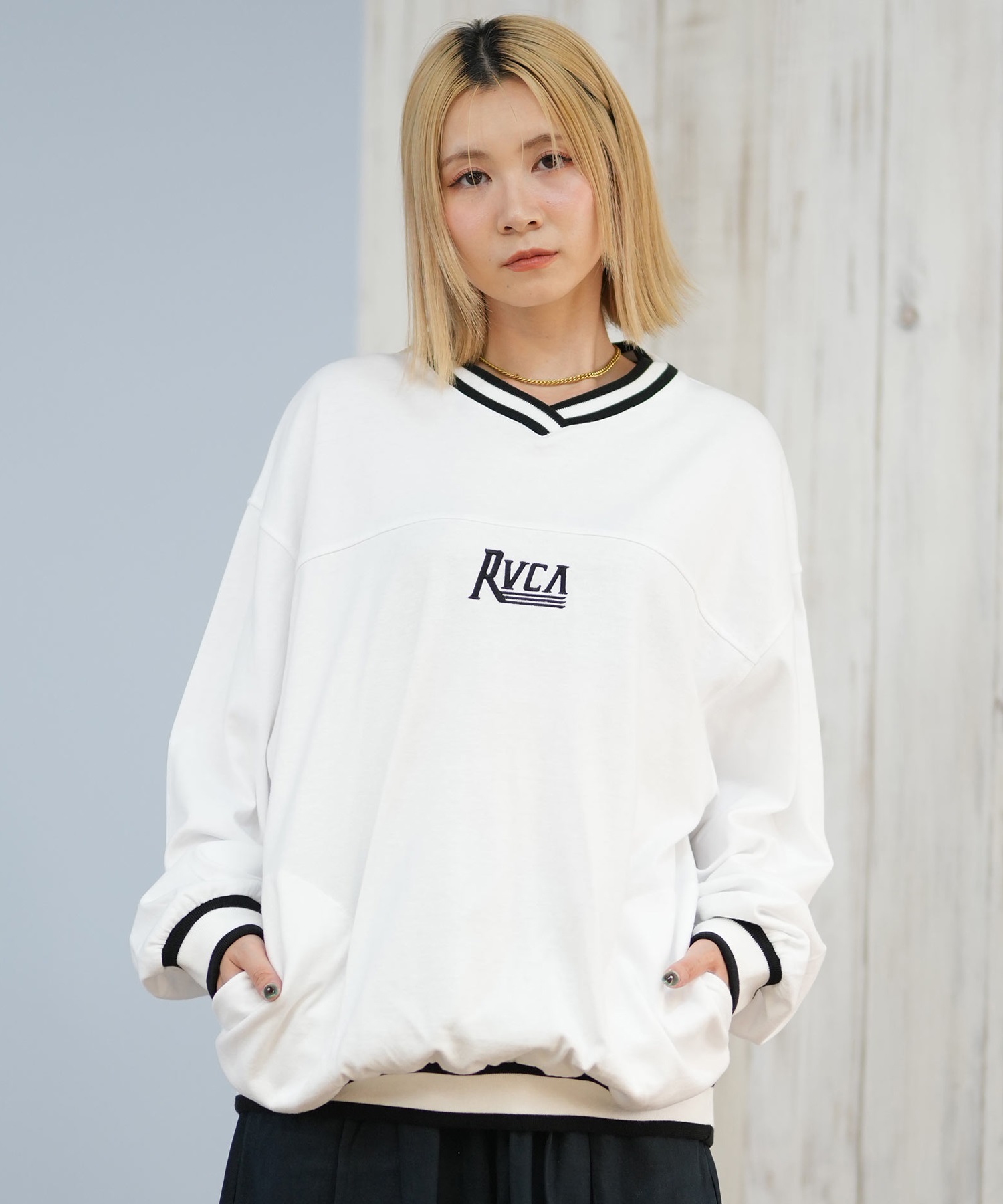 RVCA ルーカ トレーナー スウェット レディース Vネック ロゴ HILLS V