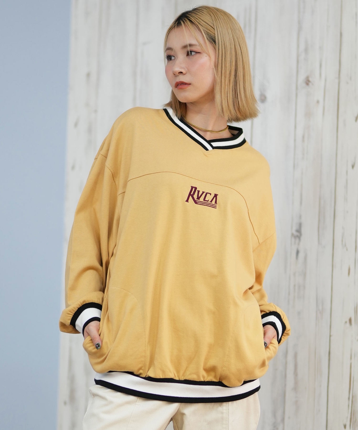 RVCA ルーカ トレーナー スウェット レディース Vネック ロゴ HILLS V