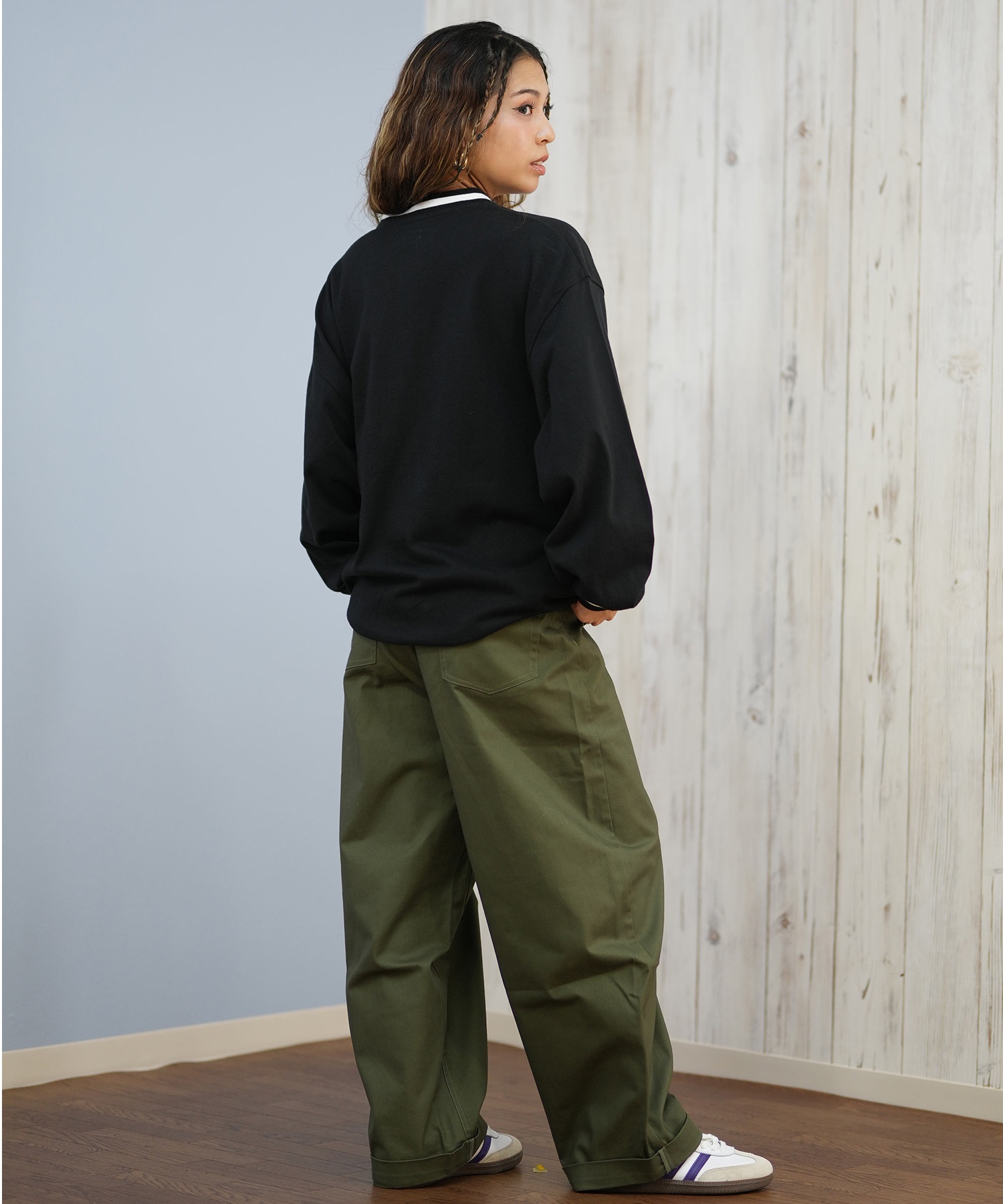 RVCA ルーカ トレーナー スウェット レディース Vネック ロゴ HILLS V