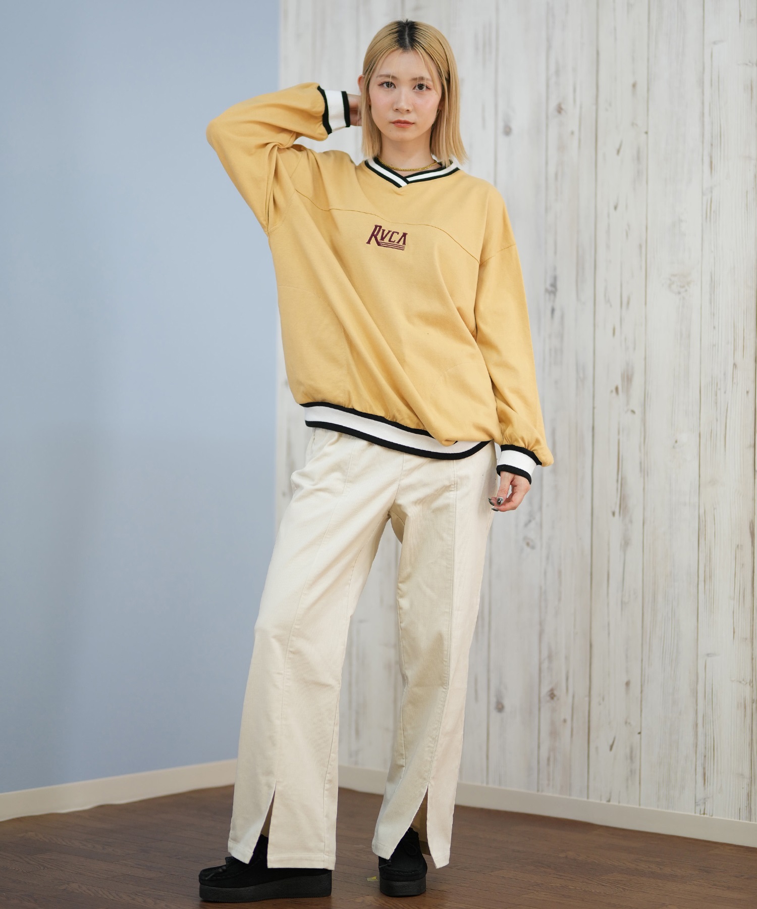 RVCA ルーカ トレーナー スウェット レディース Vネック ロゴ HILLS V