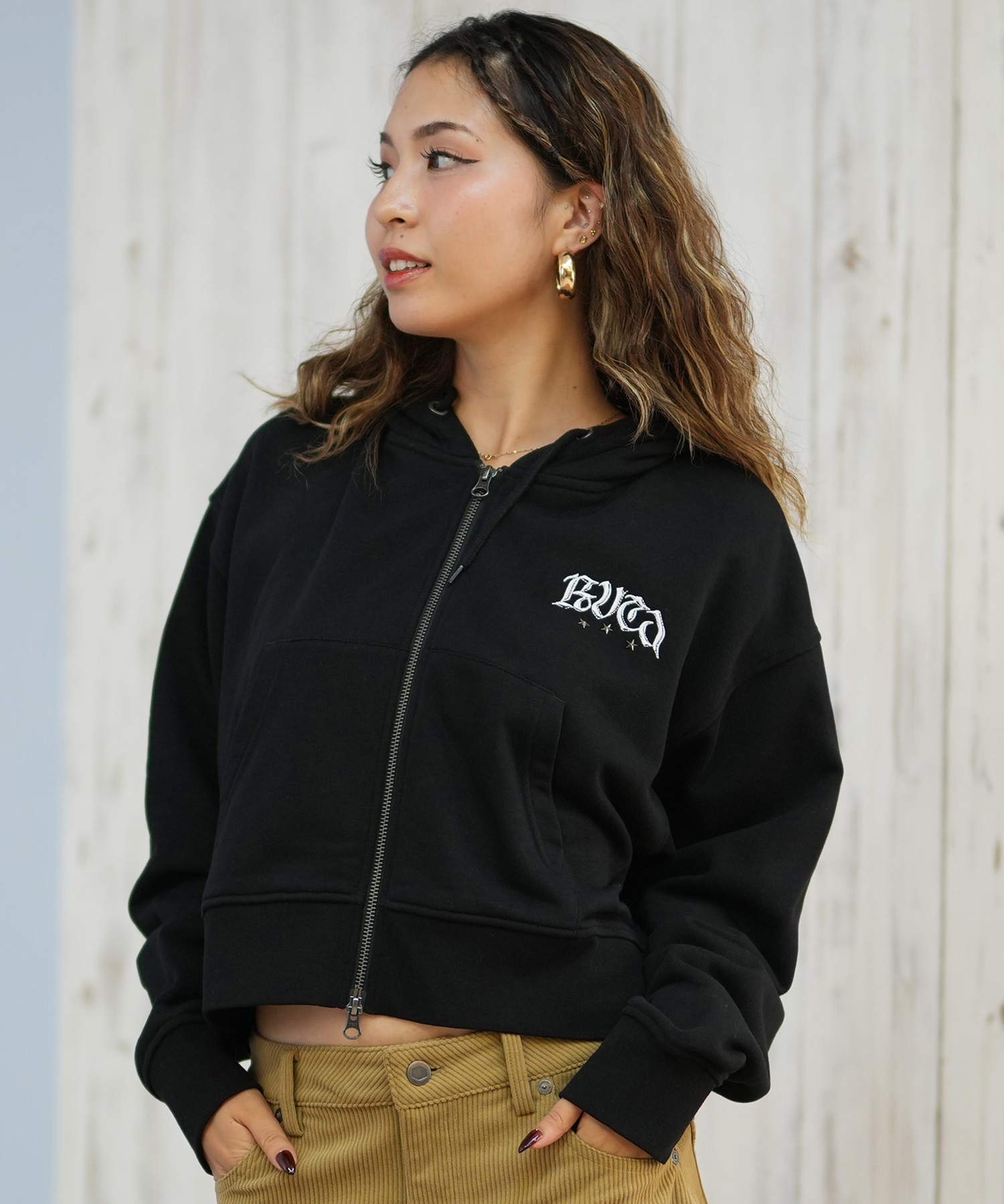 RVCA ルーカ ジップアップ パーカー レディース スウェット フーディー ショート丈 ロゴ 裏毛 NEAT ZIP HOODIE BF044-014(BLK-S)