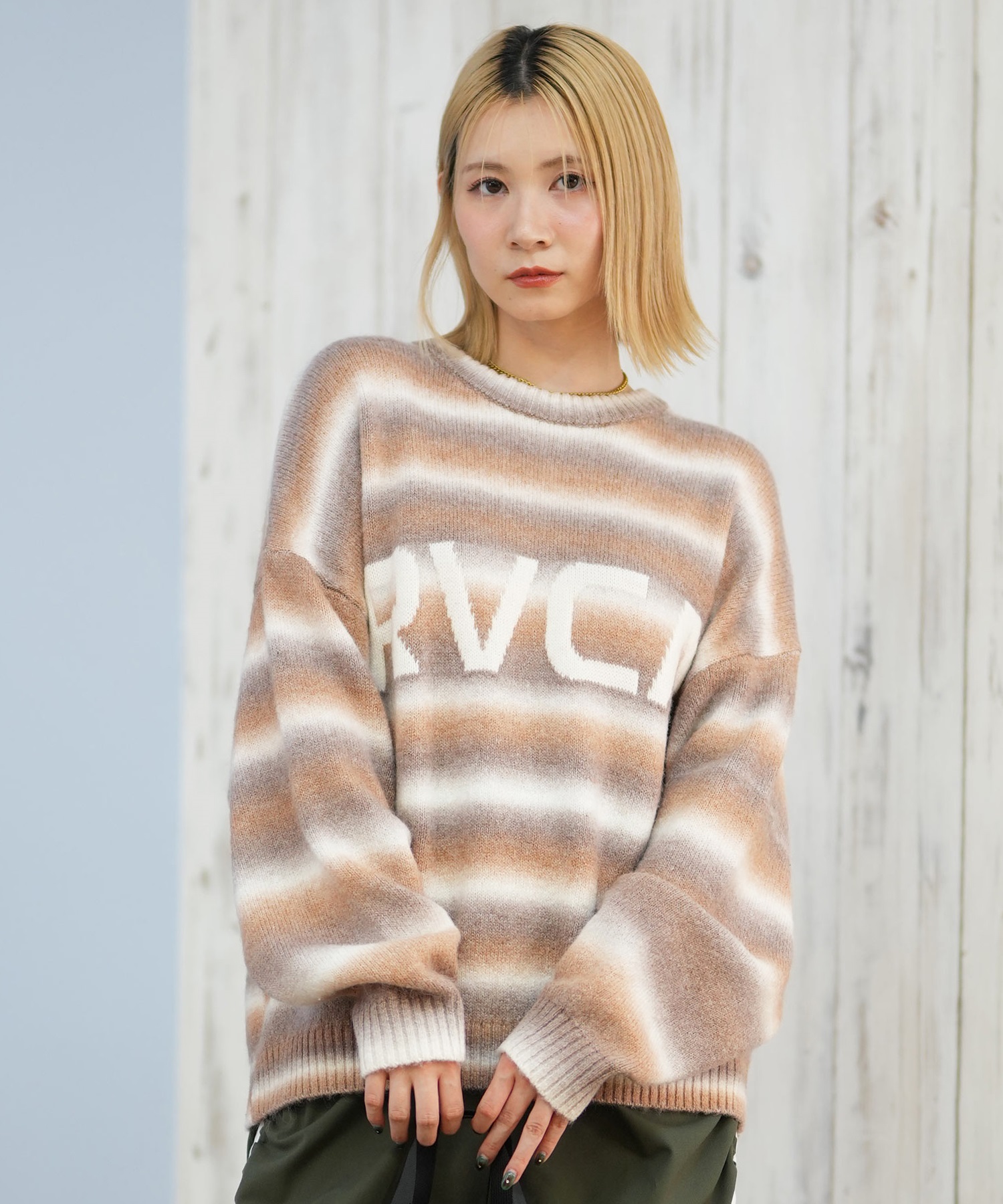 RVCA ルーカ ニット セーター レディース クルーネック ロゴ ボーダー グラデーション RS BIG RVCA KNIT BF044-651(BLK-M)