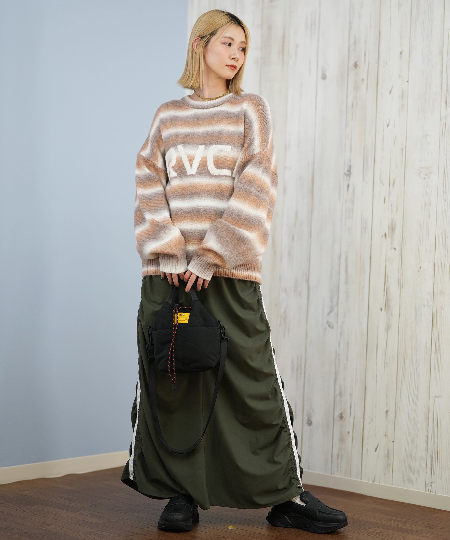 RVCA ルーカ ニット セーター レディース クルーネック ロゴ ボーダー グラデーション RS BIG RVCA KNIT BF044-651(BLK-M)