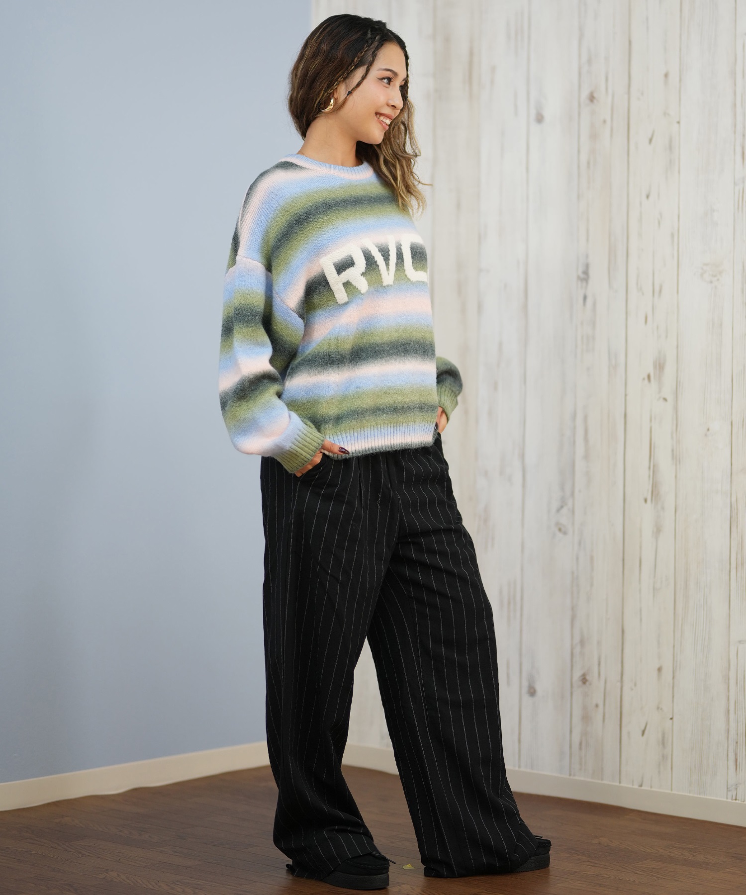 RVCA ルーカ ニット セーター レディース クルーネック ロゴ ボーダー グラデーション RS BIG RVCA KNIT BF044-651(BLK-M)