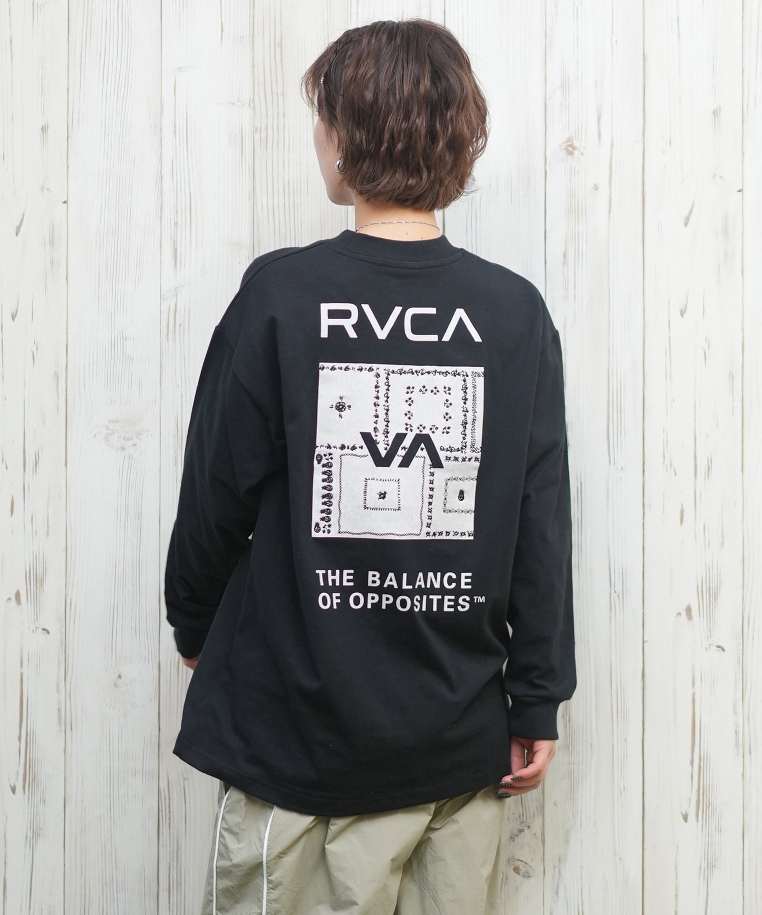 RVCA ルーカ レディース 長袖 Tシャツ バンダナ柄ロンT BF043