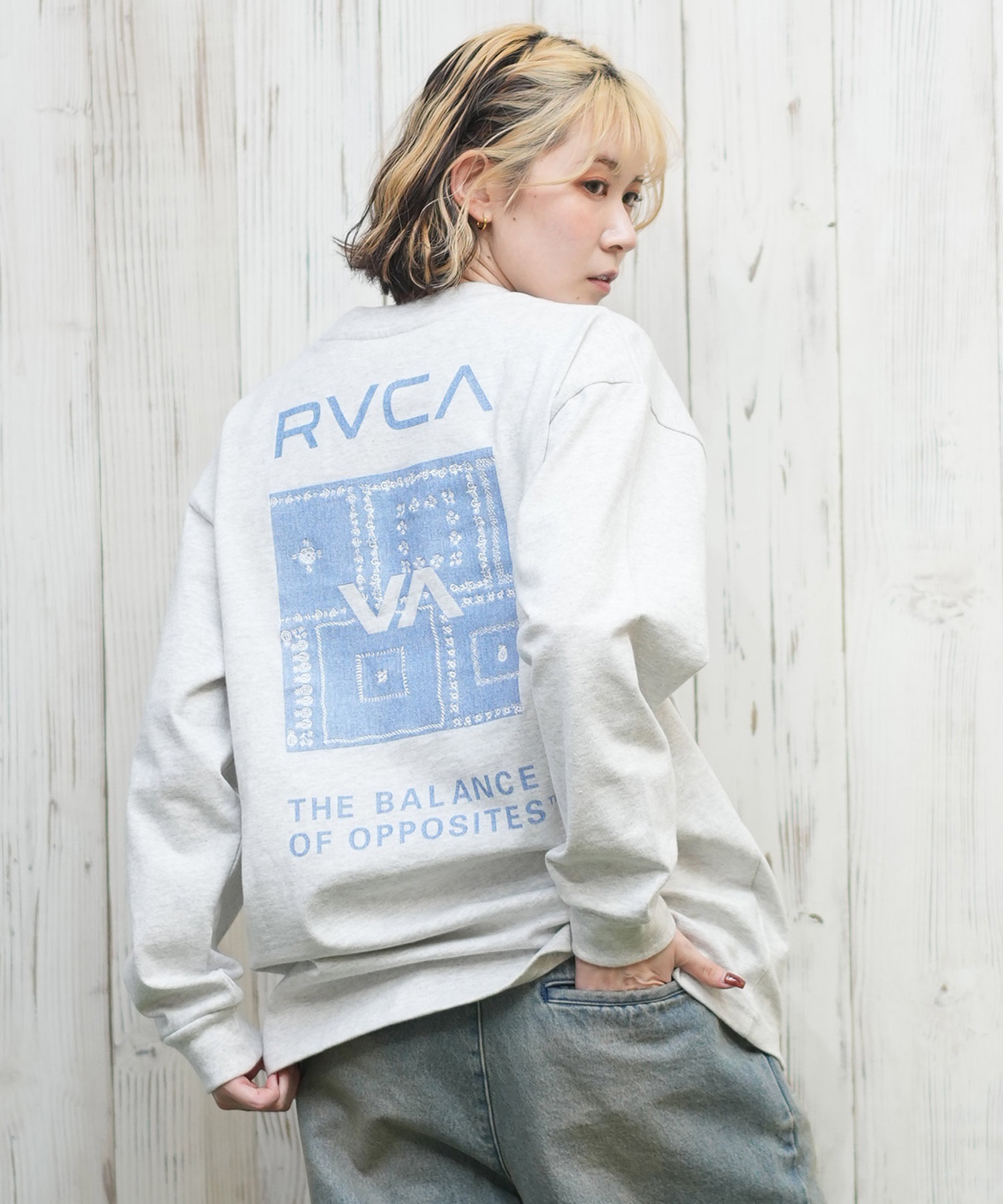 RVCA ルーカ レディース 長袖 Tシャツ バンダナ柄ロンT BF043
