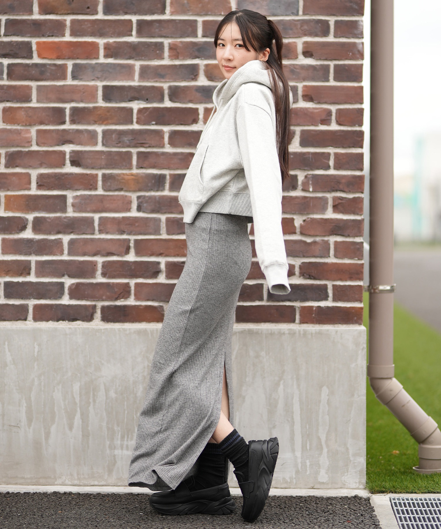 RVCA ルーカ スカート レディース リブニット マキシ丈 Hライン ペンシルスカート ロゴ ワンポイント MAXI PENCIL SKIRT BF044-601(BLK-M)