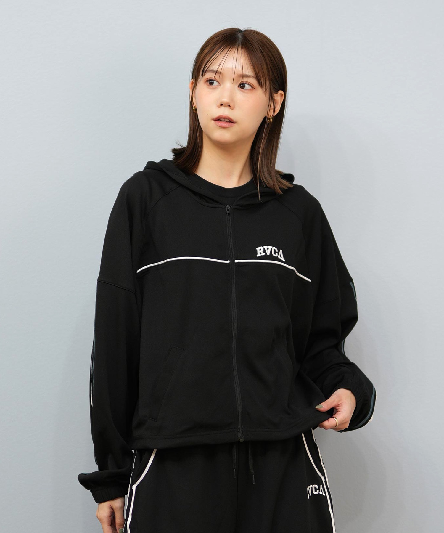 RVCA ルーカ 水着 ラッシュガード パーカー ジップアップ レディース クロップド丈 ショート丈 パイピング 水陸両用 UVカット BF04C-P86(WHT-M)