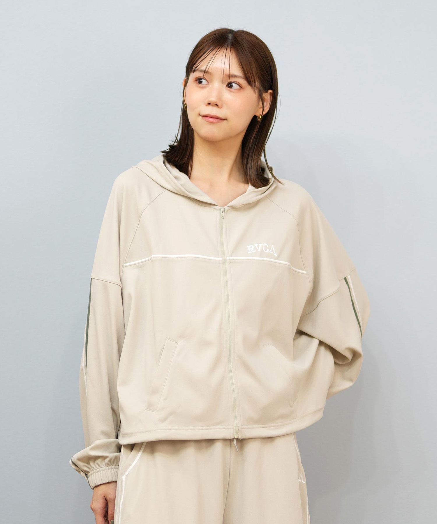 RVCA ルーカ 水着 ラッシュガード パーカー ジップアップ レディース クロップド丈 ショート丈 パイピング 水陸両用 UVカット BF04C-P86(WHT-M)