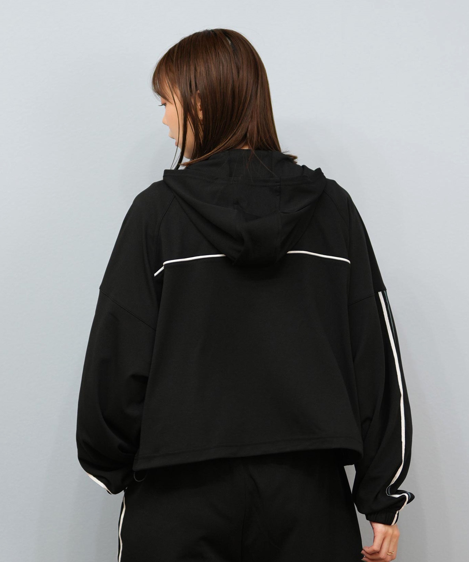 RVCA ルーカ 水着 ラッシュガード パーカー ジップアップ レディース クロップド丈 ショート丈 パイピング 水陸両用 UVカット BF04C-P86(WHT-M)