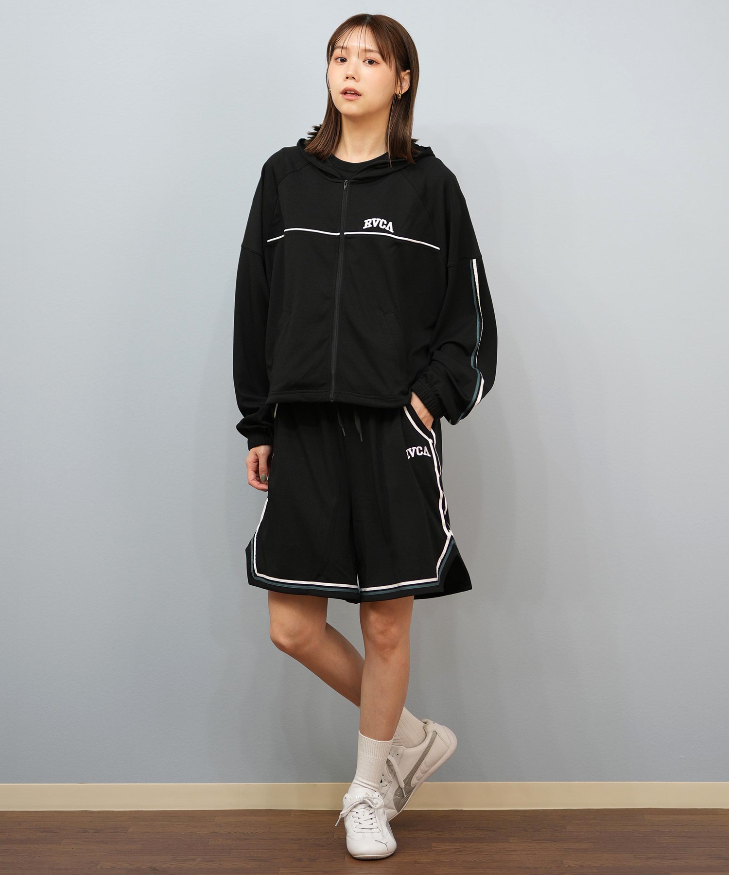RVCA ルーカ 水着 ラッシュガード パーカー ジップアップ レディース クロップド丈 ショート丈 パイピング 水陸両用 UVカット BF04C-P86(WHT-M)