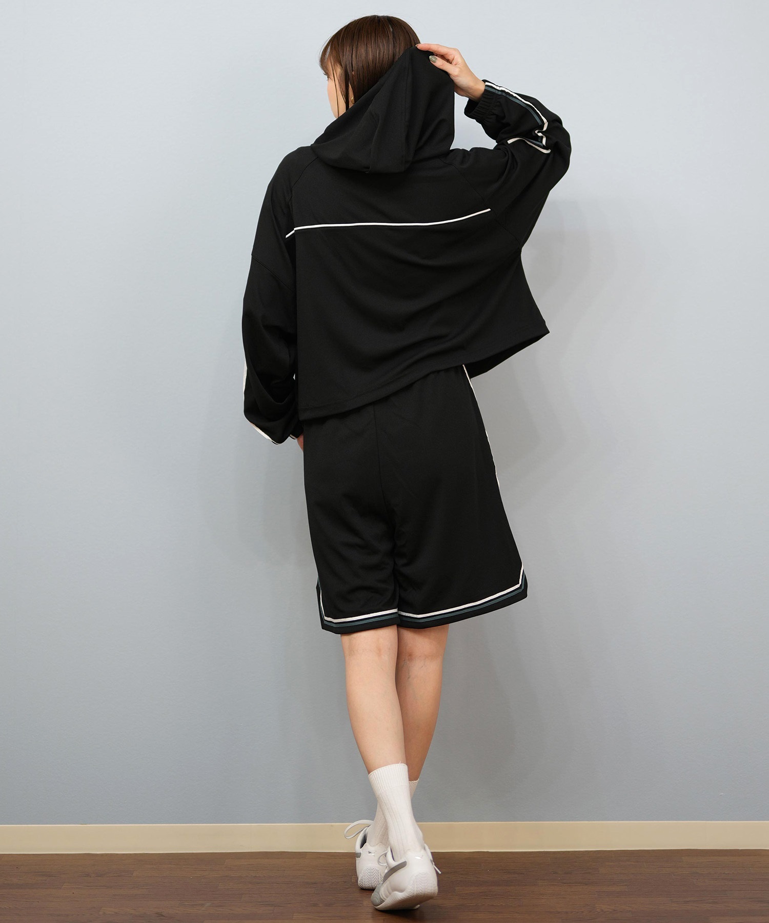 RVCA ルーカ 水着 ラッシュガード パーカー ジップアップ レディース クロップド丈 ショート丈 パイピング 水陸両用 UVカット BF04C-P86(WHT-M)