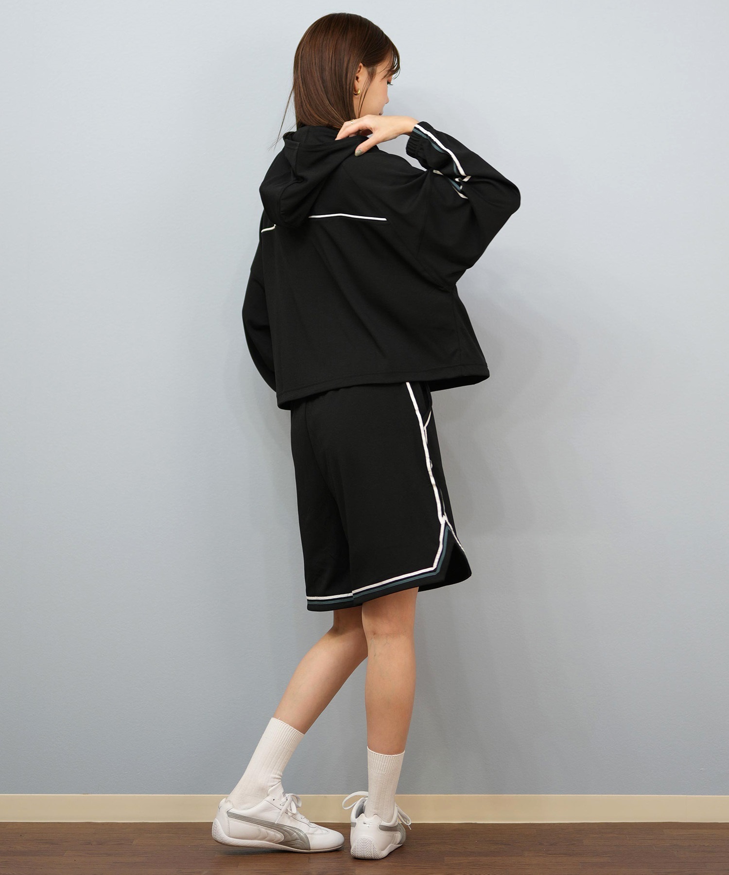 RVCA ルーカ 水着 ラッシュガード パーカー ジップアップ レディース クロップド丈 ショート丈 パイピング 水陸両用 UVカット BF04C-P86(WHT-M)