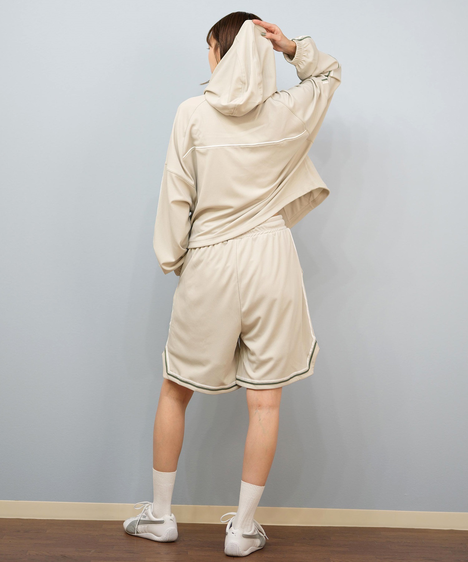 RVCA ルーカ 水着 ラッシュガード パーカー ジップアップ レディース クロップド丈 ショート丈 パイピング 水陸両用 UVカット BF04C-P86(WHT-M)