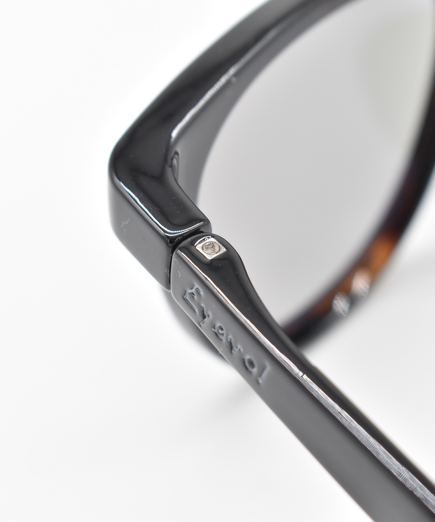 コンロンIII 51-22-142 Eyevol アイヴォル CONLON Ⅲ (51) コンロンスリー / GRY-DG-MGY