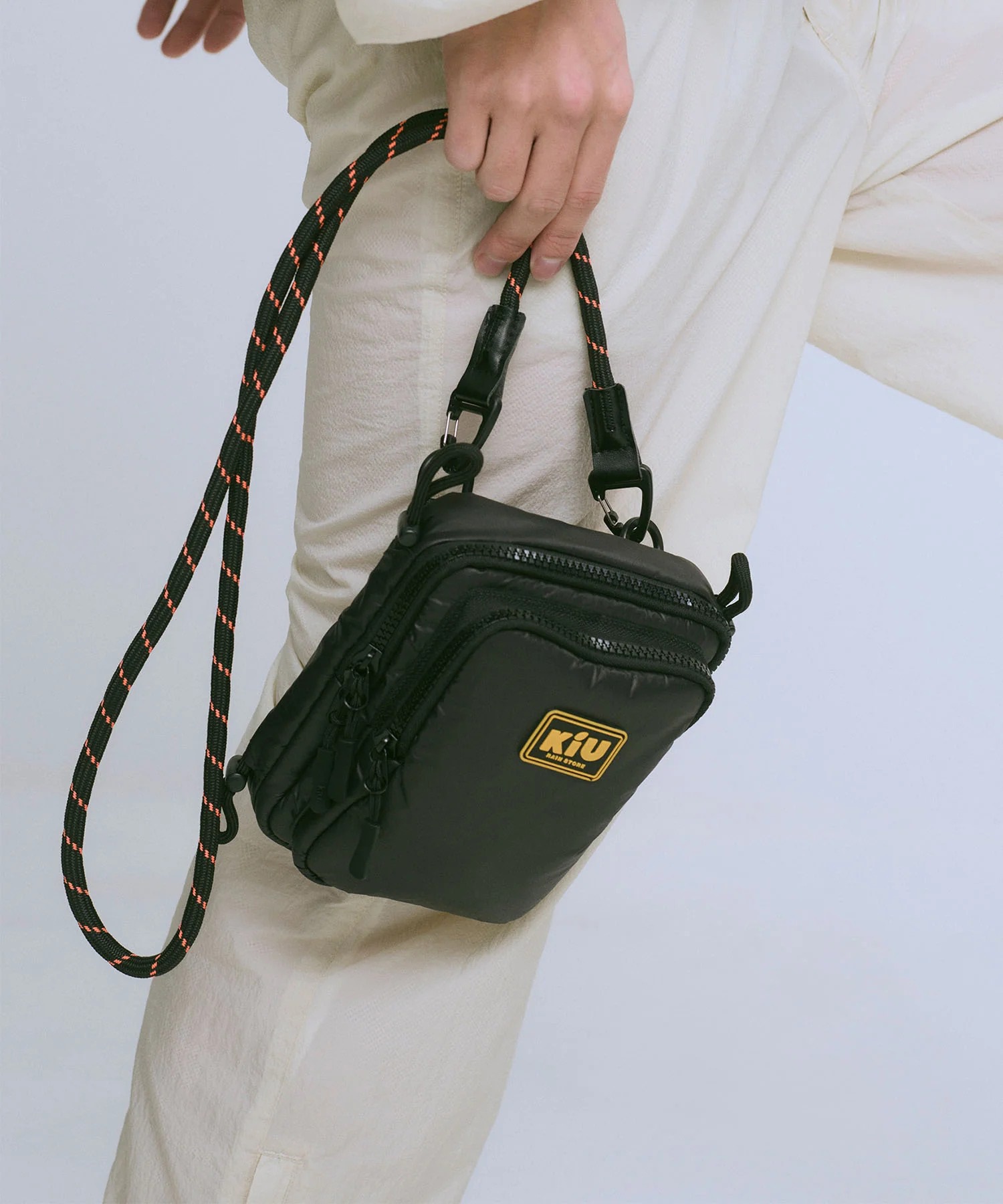 KiU キウ バッグ パフィーミニクロスボディバッグ K485-900 ショルダー