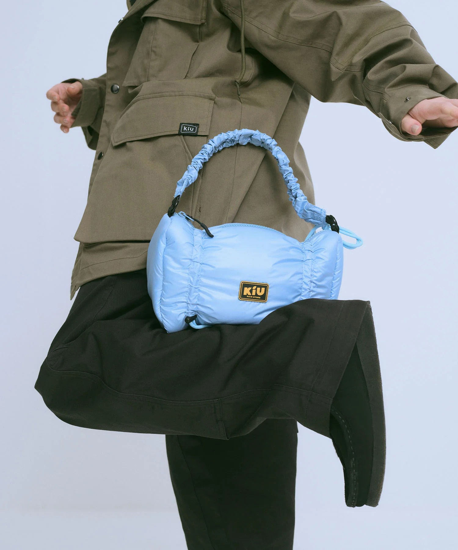 KiU キウ バッグ パフィーミニクロスボディバッグ K485-988