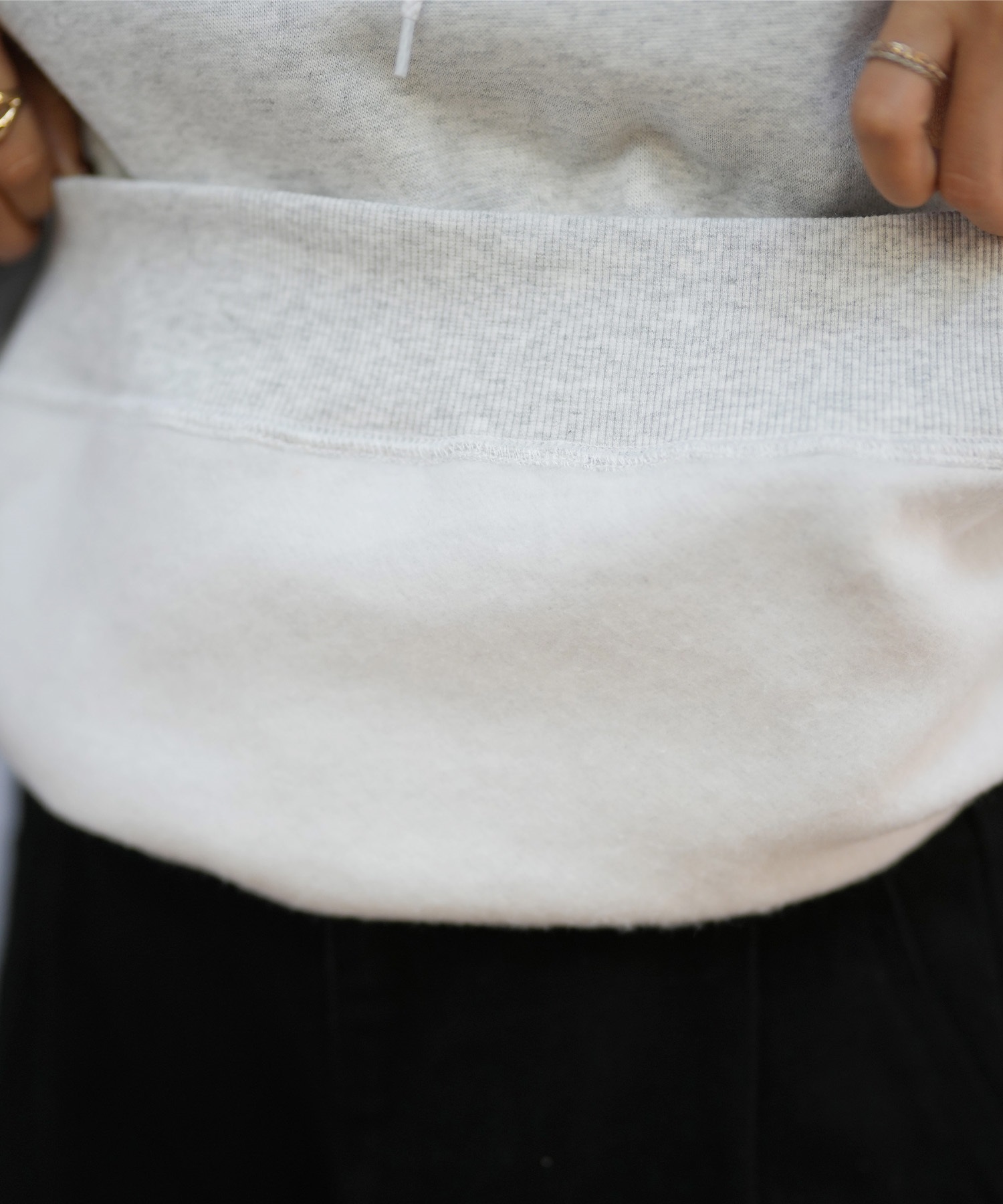 GRIZZLY グリズリー プルオーバー パーカー レディース バックプリント ロゴ 裏起毛 BIG EMBROIDERY BEAR G25FW-4332(BLK-M)