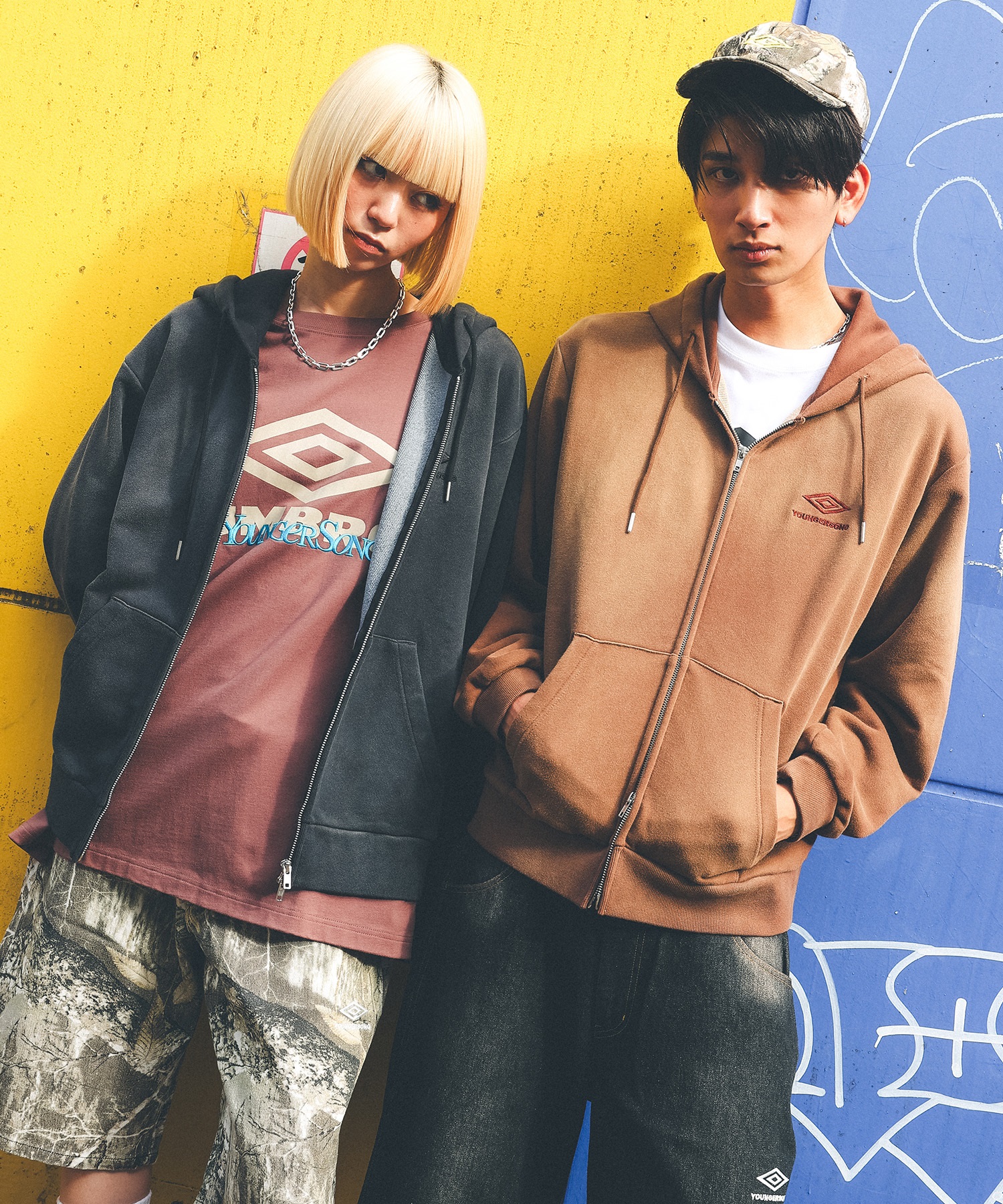 UMBRO アンブロ × Younger Song ヤンガーソング コラボ ジップアップ パーカー 裏毛 MD27-LHD03 ムラサキスポーツ限定(BLACK-M)