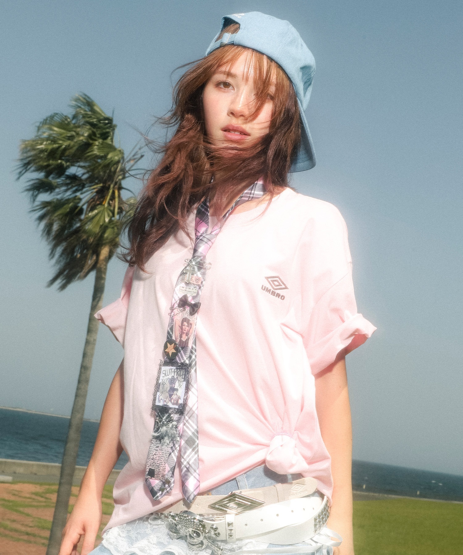 韓国*UMBRO■XMOONSUN] リンガー レタリング 半袖 予約商品【7月下旬より順次発送】UMBRO アンブロ × Younger Song