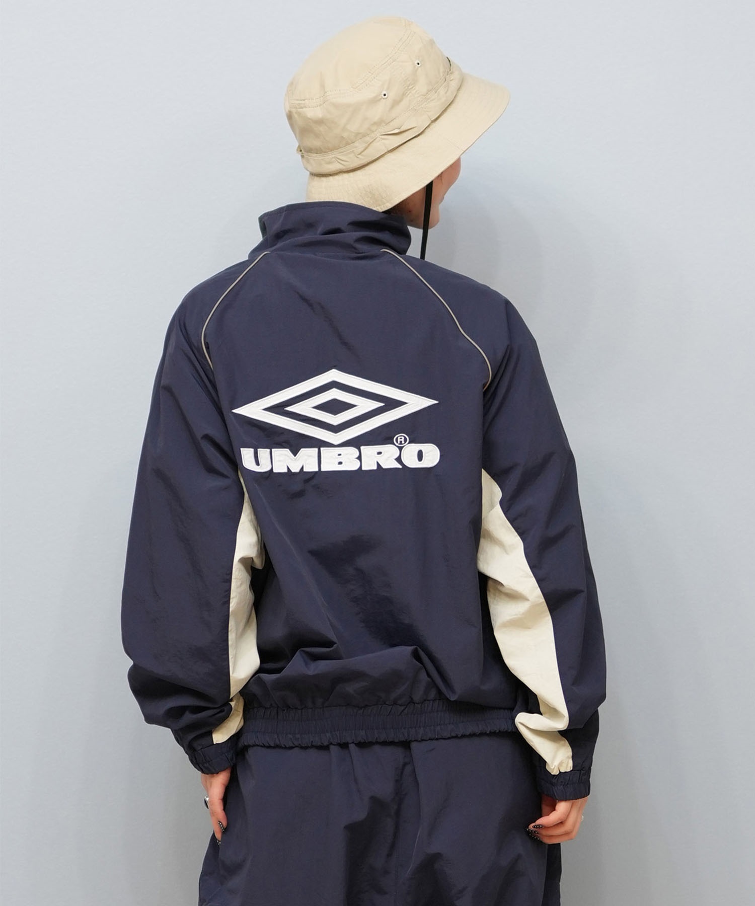 予約商品【2月下旬から順次発送予定】UMBRO アンブロ トラックジャケット レディース オーバーサイズ セットアップ対応 WMD18MSJK01  ムラサキスポーツ限定 アウター/ジャケット｜ムラサキスポーツオンラインストア 通販