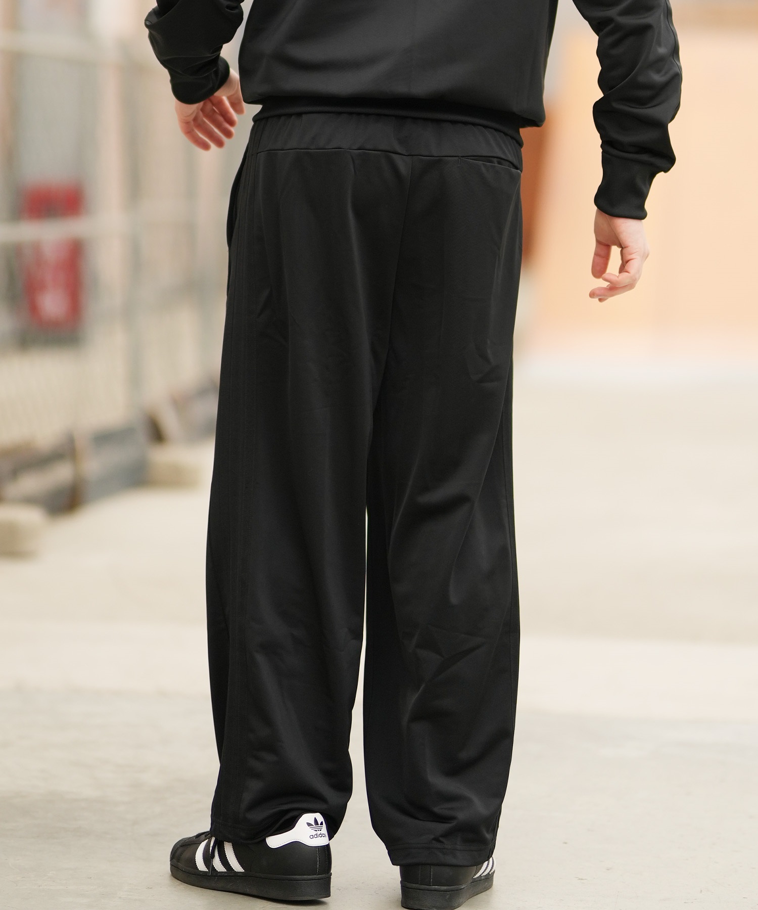 Y-3 トラックパンツ ブラック サイズS アディダス 登坂着用 アディダス Y-3 SPORT UNIFORM PINSTRIPE TRACK PANTS - ブラック