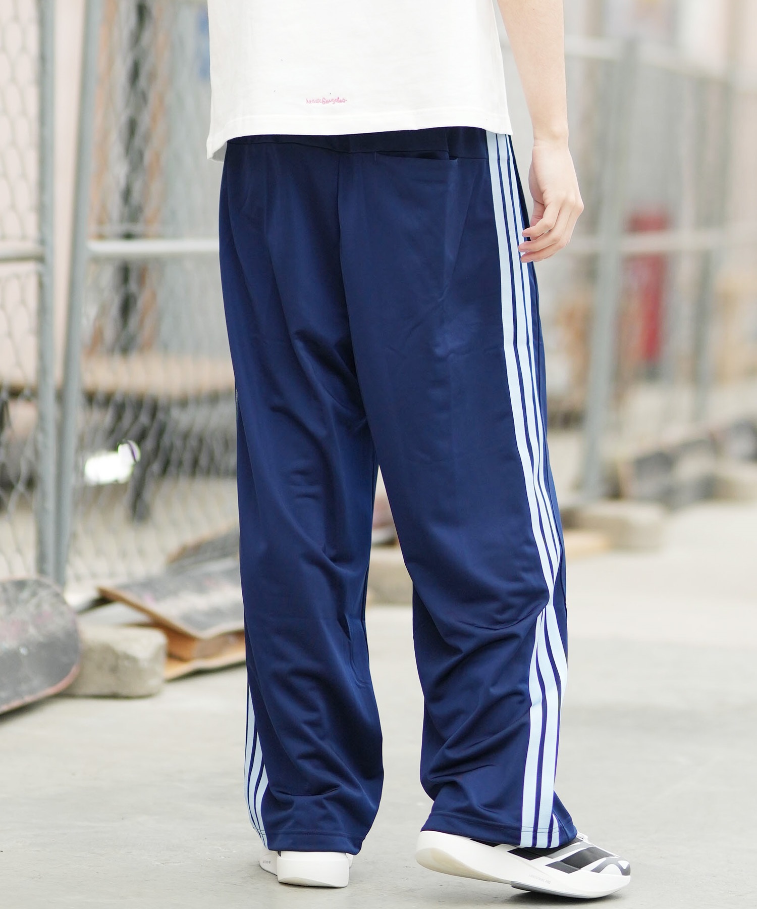 adidas ネイビー トラックパンツ M 楽天市場】adidas トラックパンツ ネイビーの通販