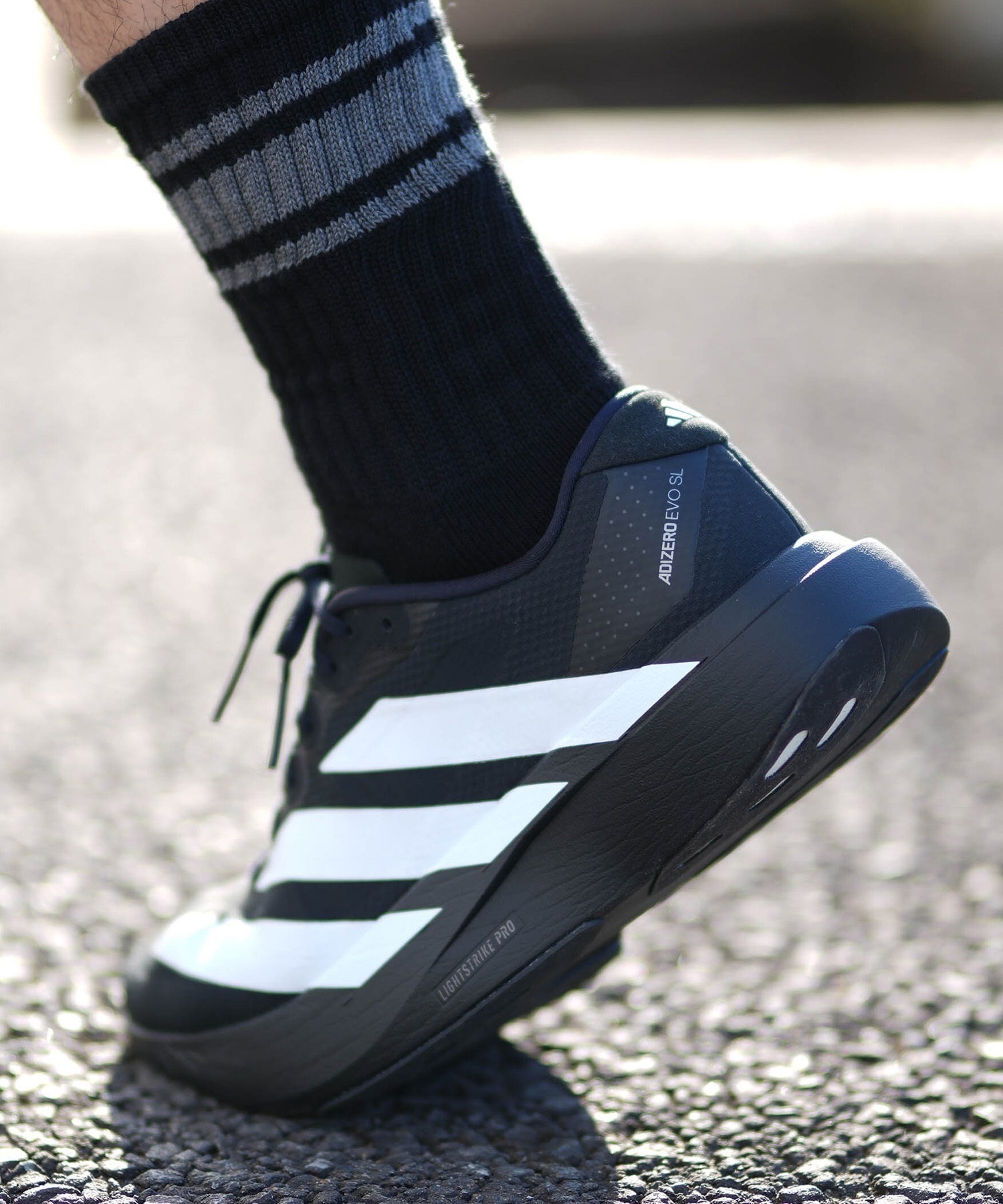 adidas アディダス スニーカー メンズ ランニング 厚底 Adizero EVO SL WOVEN M アディゼロ JR4728(BK/WT-26.0cm)