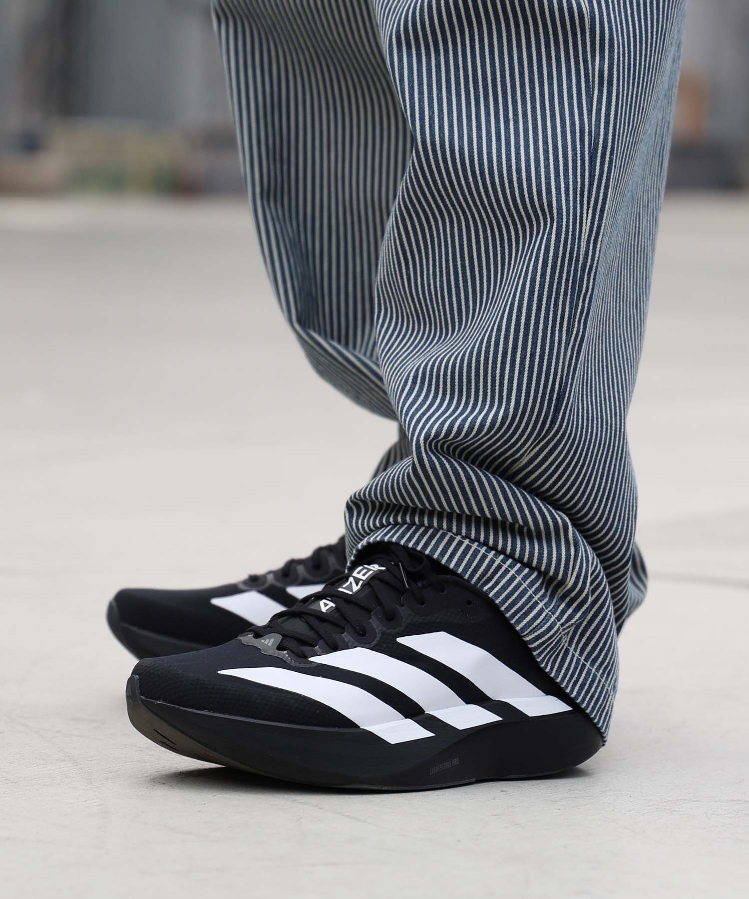 adidas アディダス スニーカー メンズ ランニング 厚底 Adizero EVO SL WOVEN M アディゼロ JR4728(BK/WT-26.0cm)