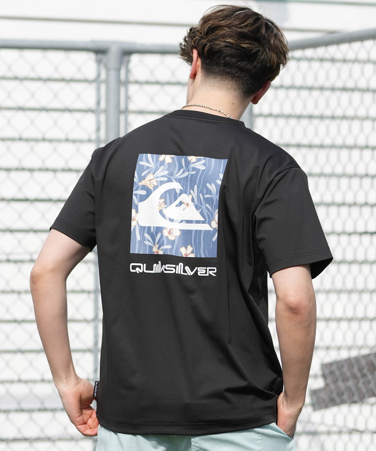 QUIKSILVER クイックシルバー 水着 ラッシュガード 半袖 Tシャツ