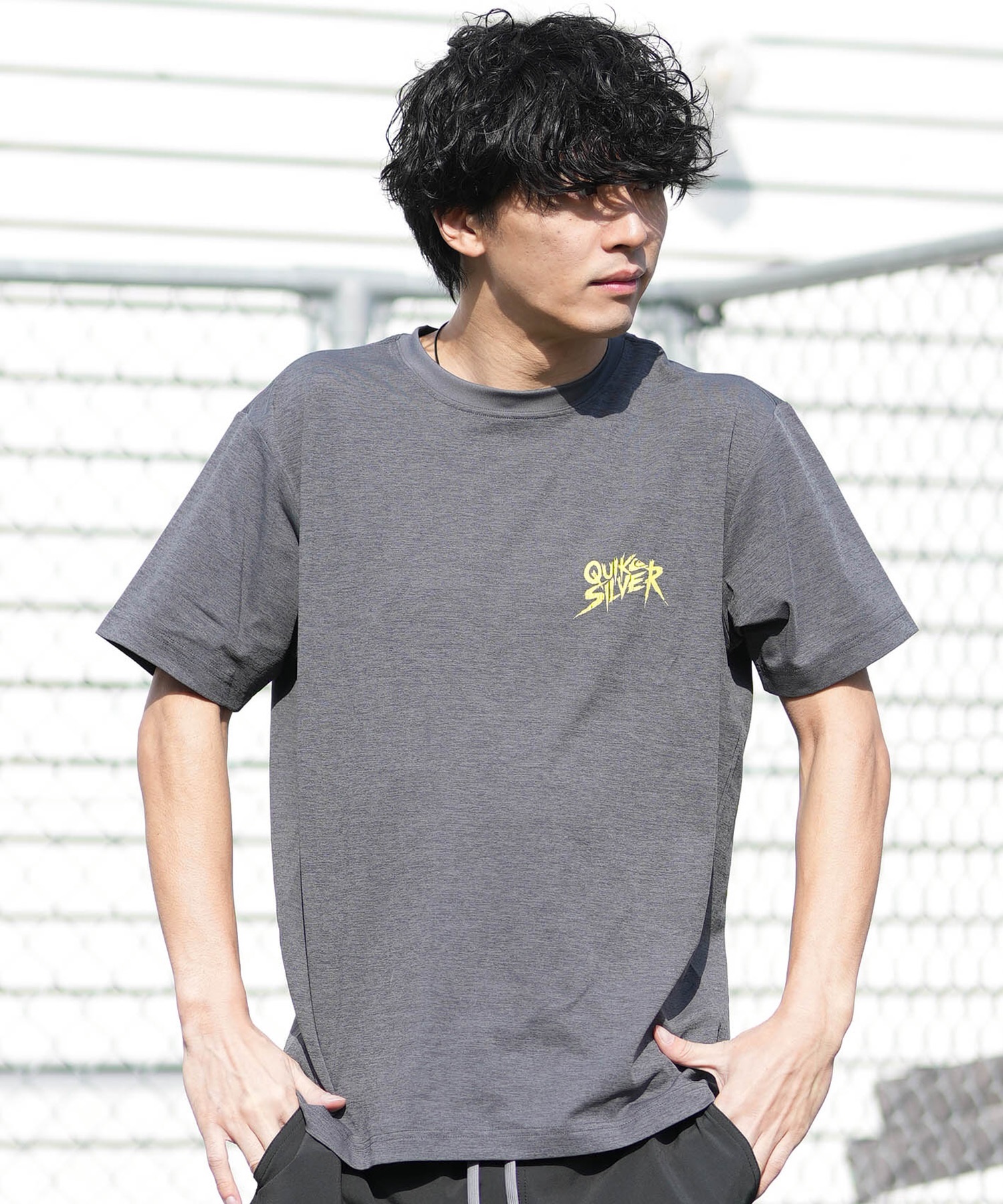 QUIKSILVER クイックシルバー 水着 ラッシュガード 半袖 Tシャツ
