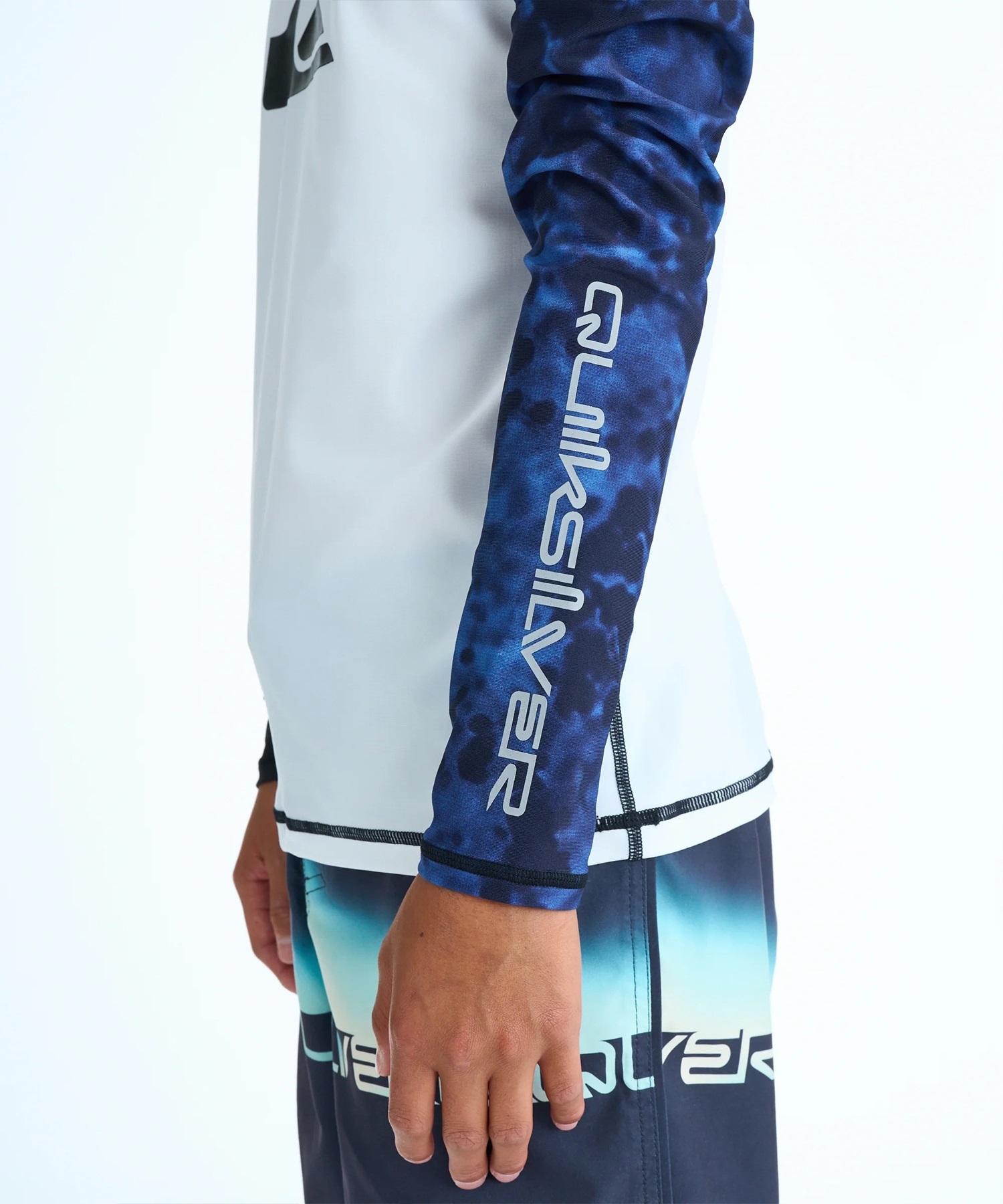 QUIKSILVER クイックシルバー 水着 ラッシュガード 長袖 Tシャツ ロンT