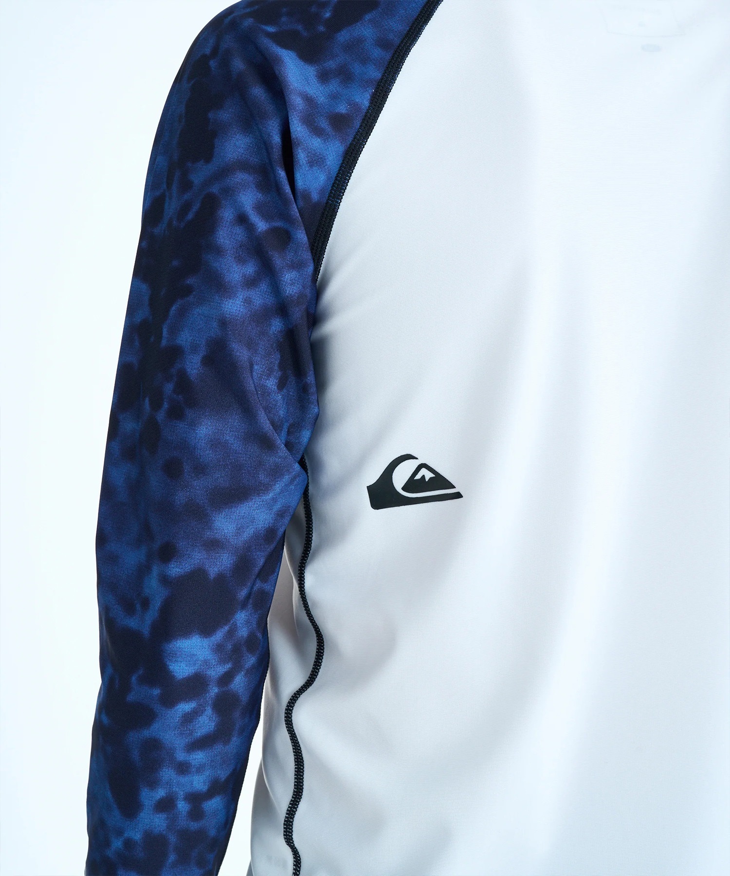 QUIKSILVER クイックシルバー 水着 ラッシュガード 長袖 Tシャツ ロンT