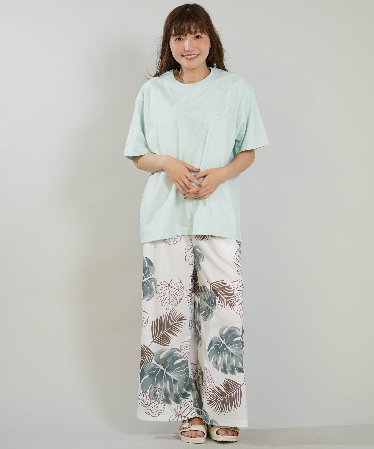 HULALANI フララニ 半袖 Tシャツ レディース バックプリント 花柄